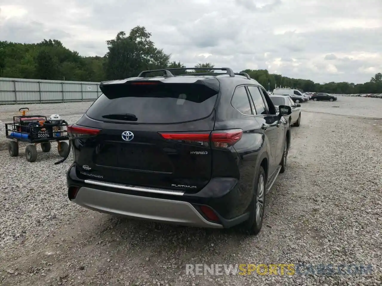 4 Photograph of a damaged car 5TDFARAH4LS003257 TOYOTA HIGHLANDER 2020