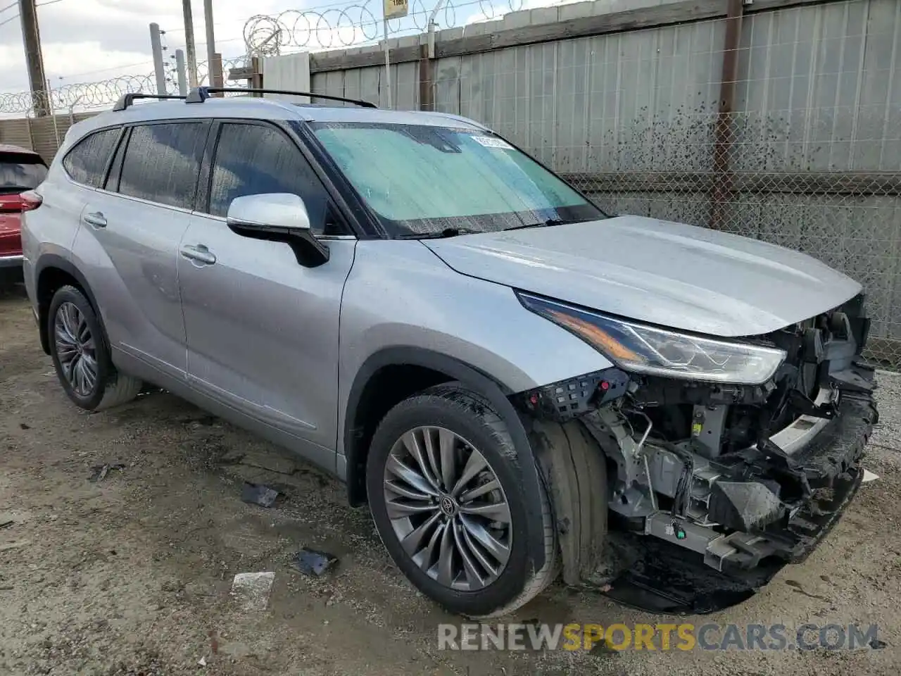 4 Photograph of a damaged car 5TDFZRAH0LS001627 TOYOTA HIGHLANDER 2020