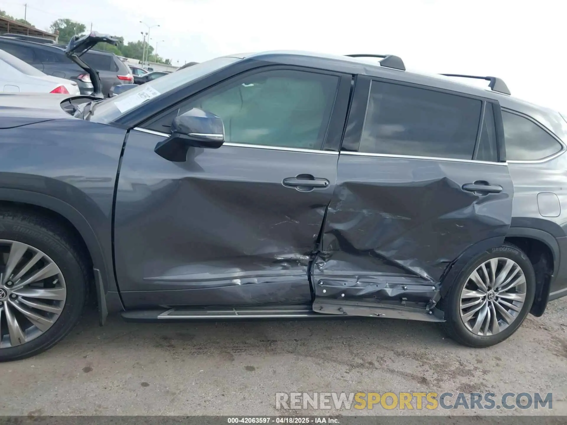 6 Photograph of a damaged car 5TDFZRAH4LS024733 TOYOTA HIGHLANDER 2020