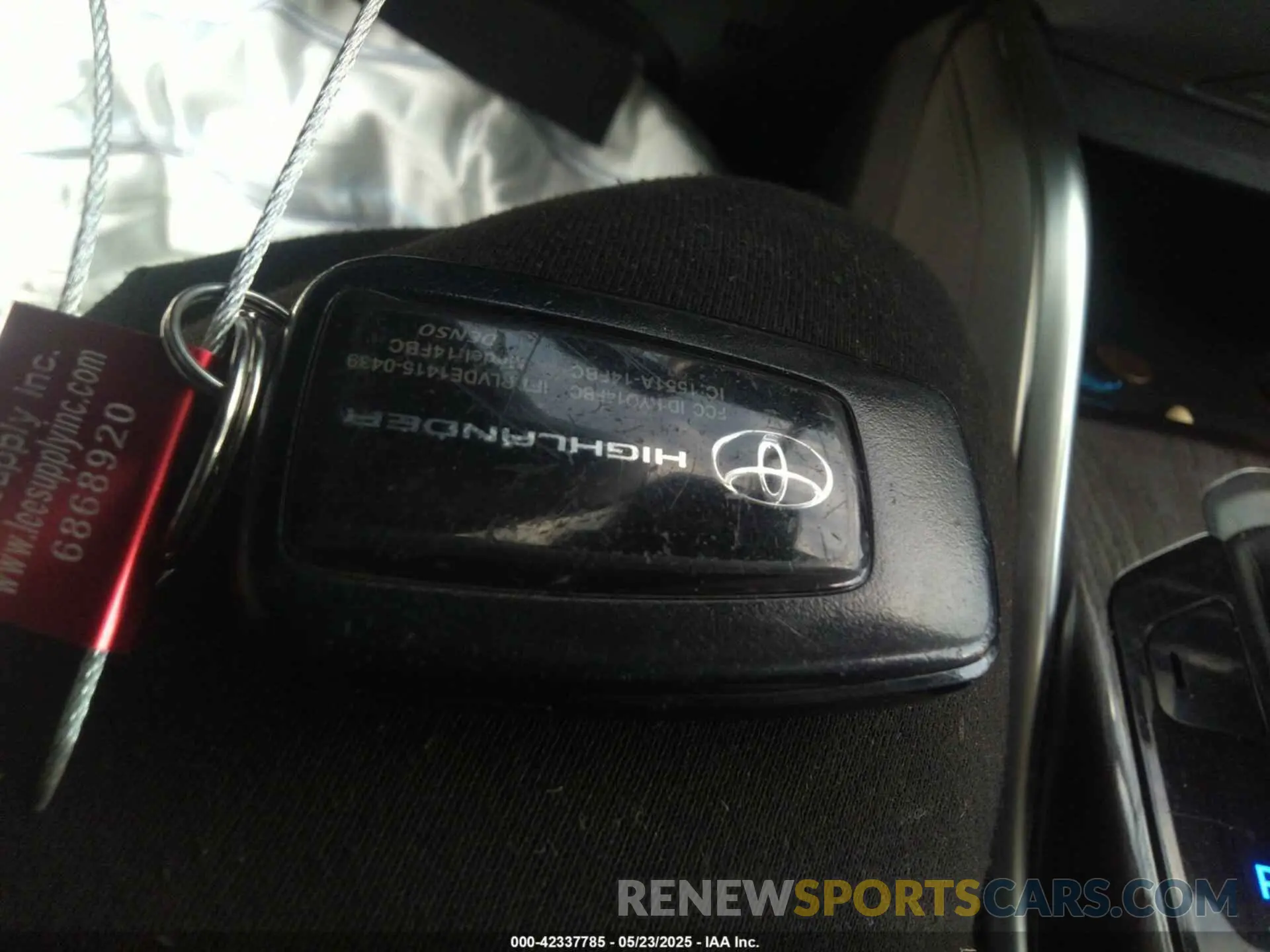11 Photograph of a damaged car 5TDFZRAH7LS014357 TOYOTA HIGHLANDER 2020
