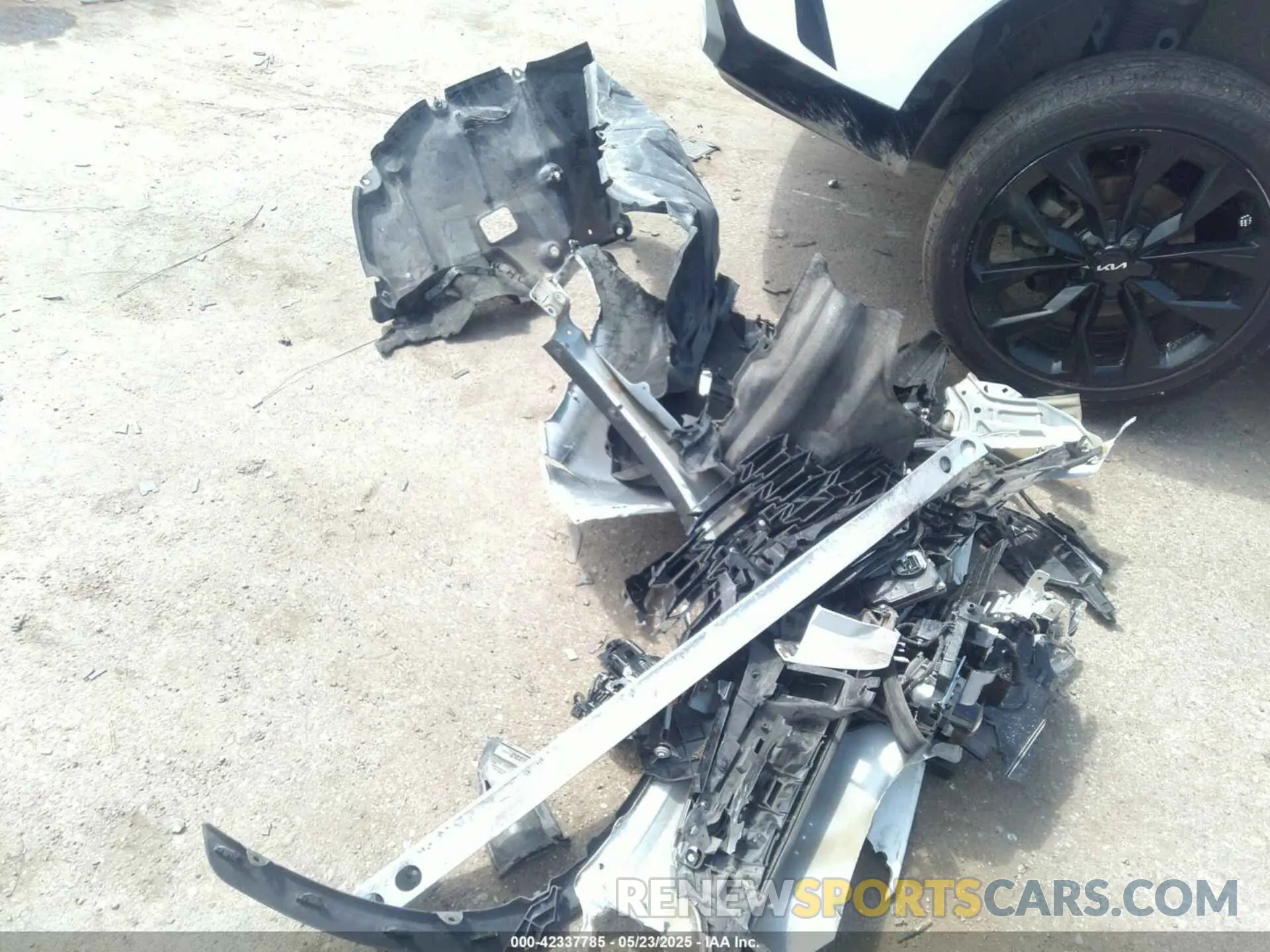 12 Photograph of a damaged car 5TDFZRAH7LS014357 TOYOTA HIGHLANDER 2020