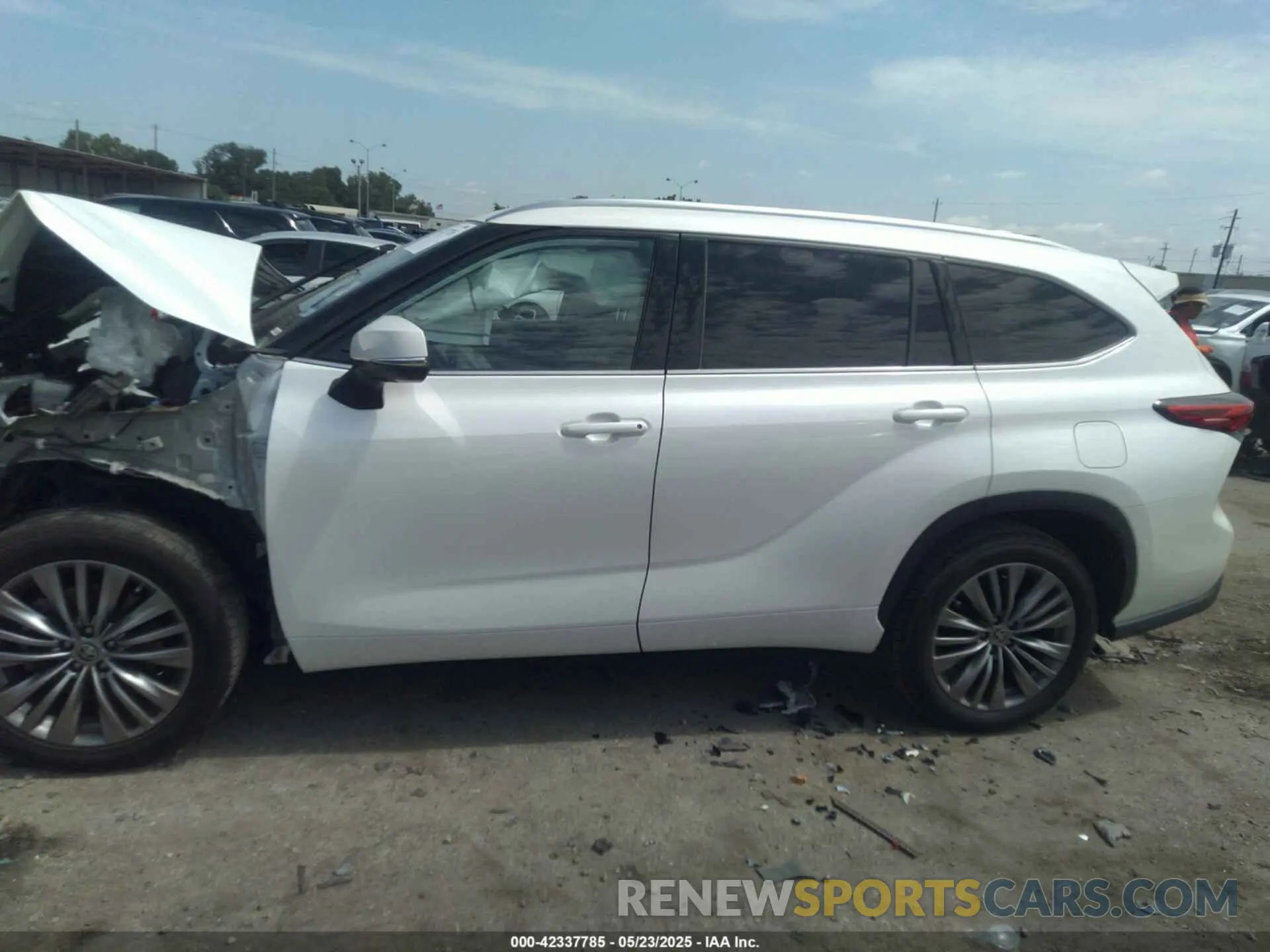 15 Photograph of a damaged car 5TDFZRAH7LS014357 TOYOTA HIGHLANDER 2020