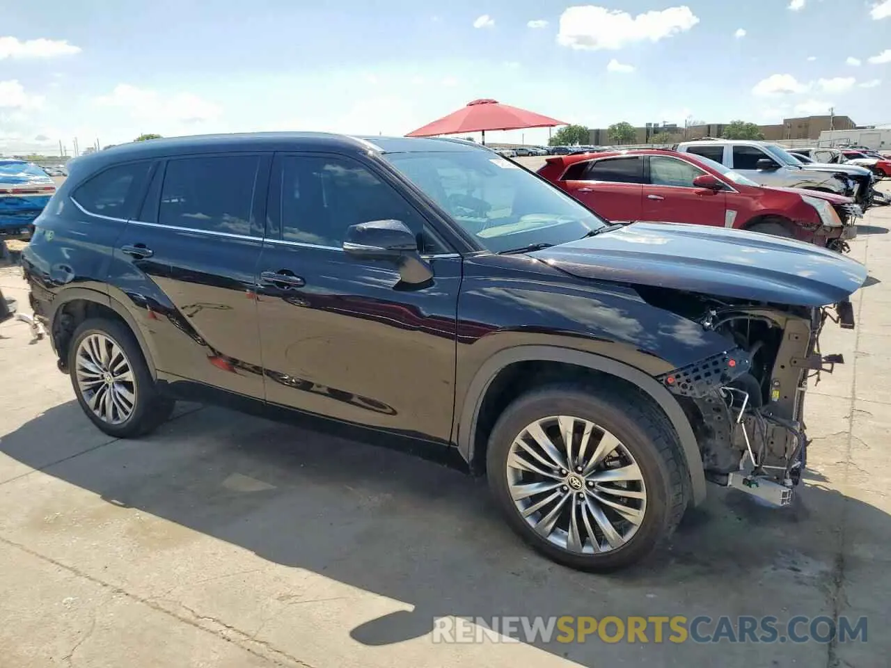 4 Photograph of a damaged car 5TDFZRAH7LS027559 TOYOTA HIGHLANDER 2020