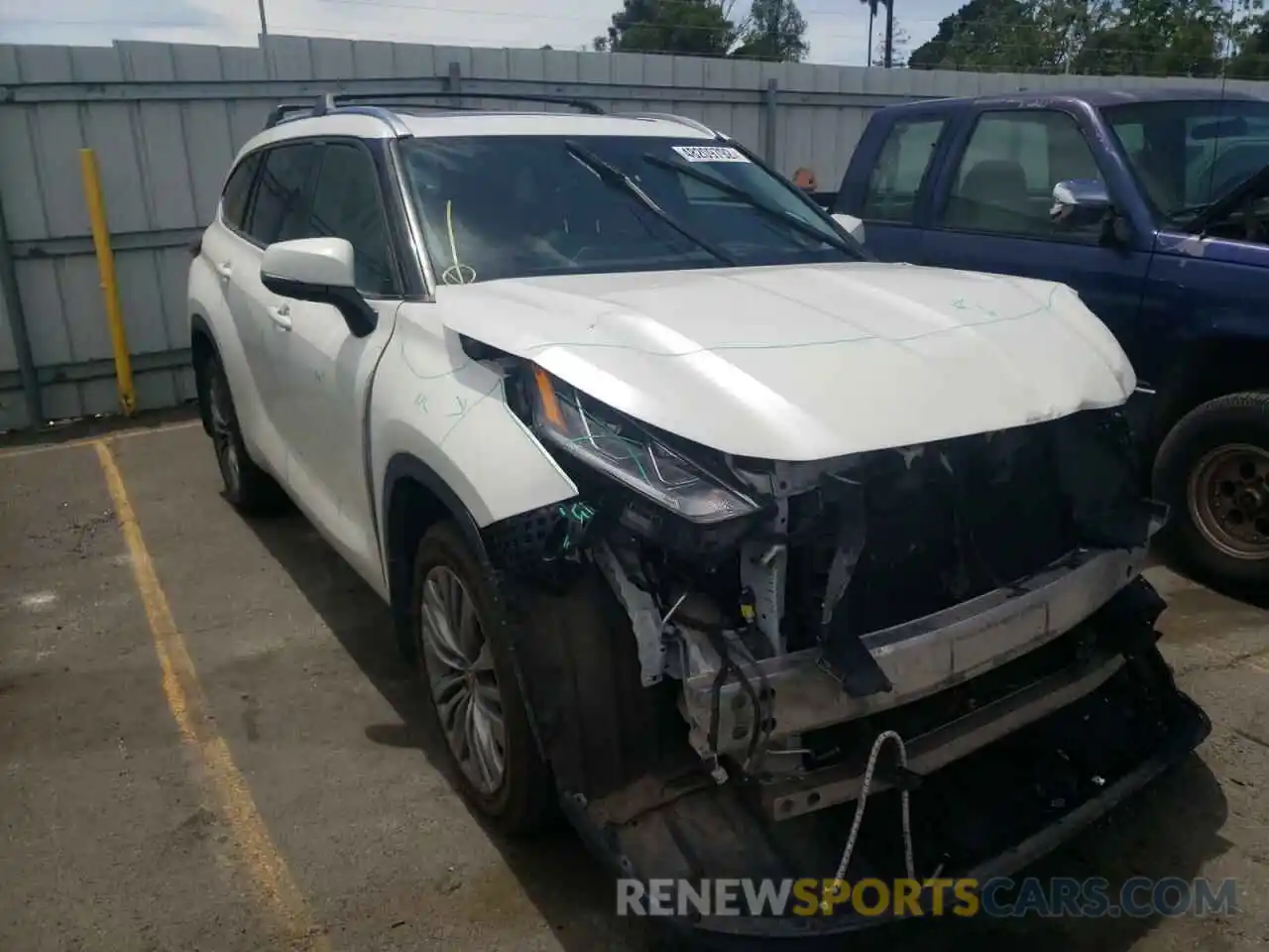 1 Photograph of a damaged car 5TDFZRBH0LS005398 TOYOTA HIGHLANDER 2020