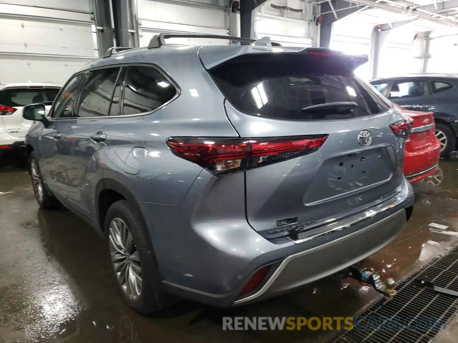 3 Photograph of a damaged car 5TDFZRBH0LS010231 TOYOTA HIGHLANDER 2020