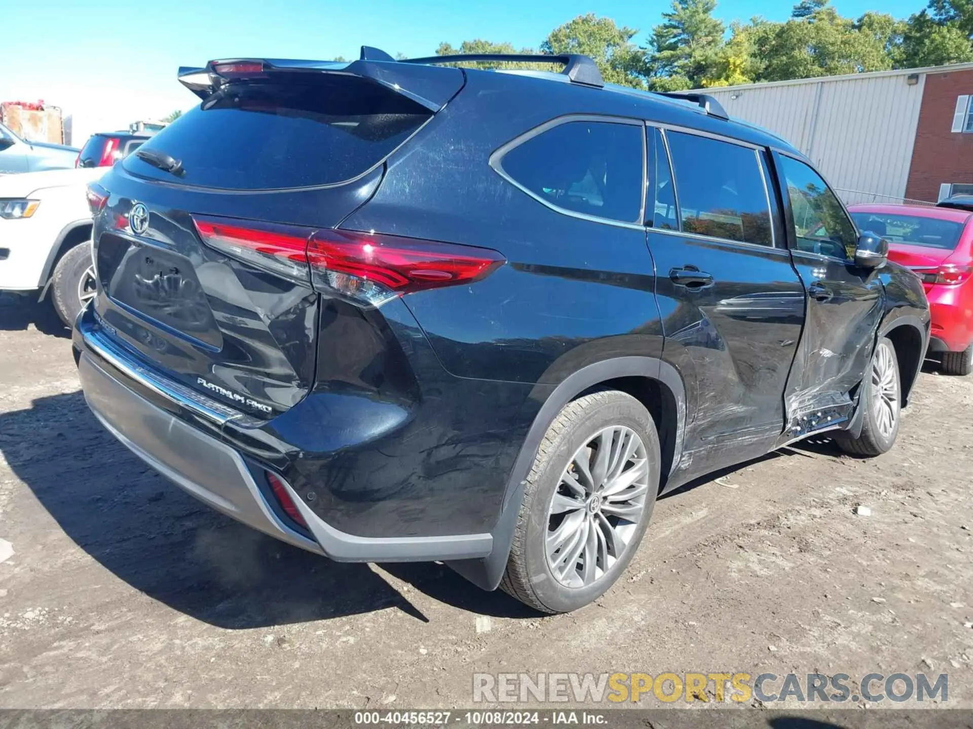 4 Photograph of a damaged car 5TDFZRBH0LS016126 TOYOTA HIGHLANDER 2020