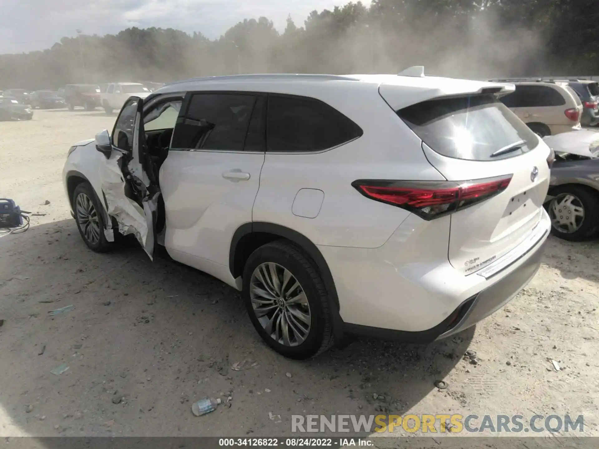 3 Photograph of a damaged car 5TDFZRBH0LS039387 TOYOTA HIGHLANDER 2020