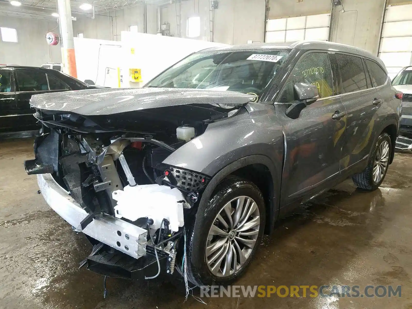 2 Photograph of a damaged car 5TDFZRBH1LS017334 TOYOTA HIGHLANDER 2020