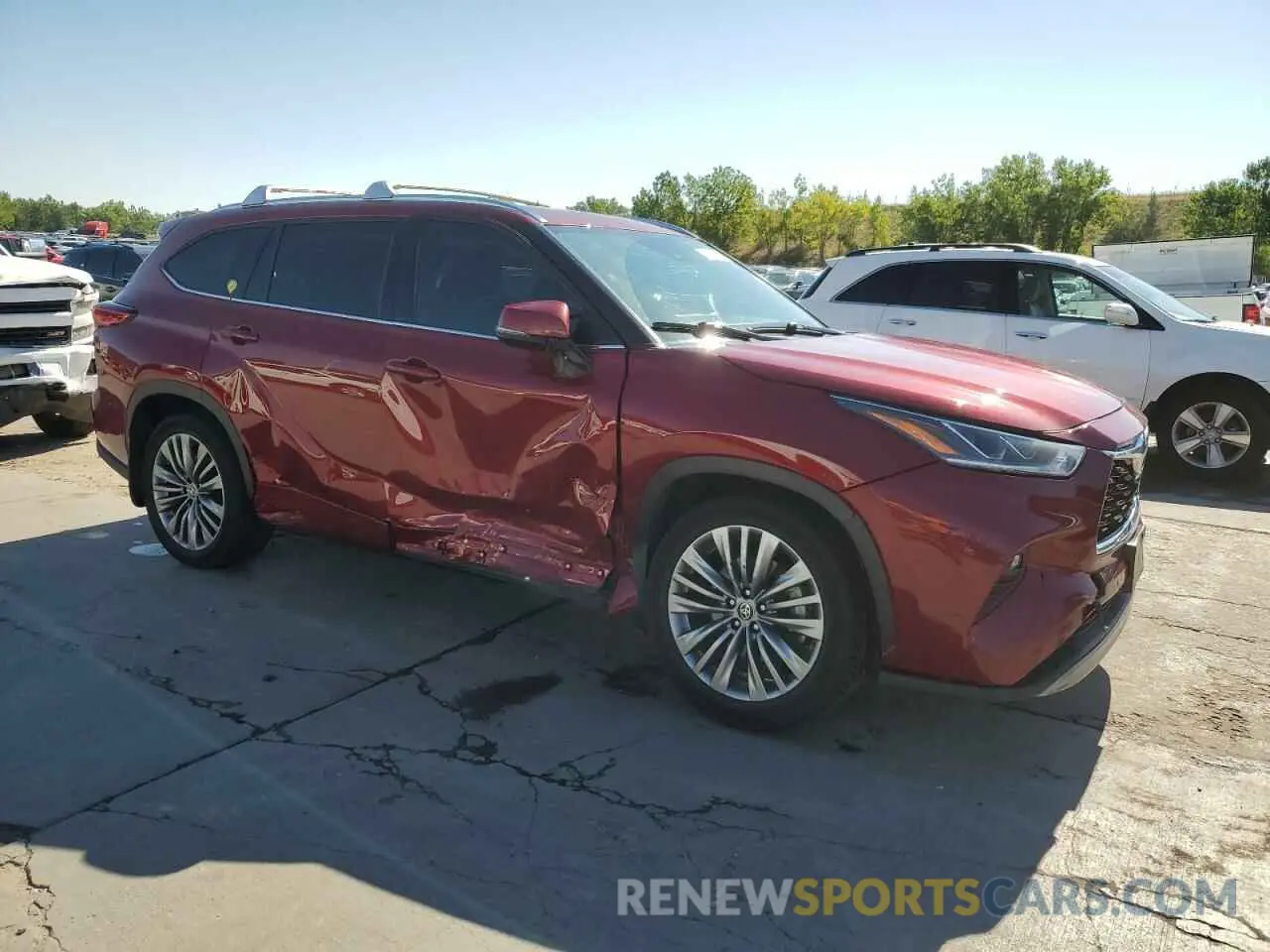 4 Photograph of a damaged car 5TDFZRBH1LS020587 TOYOTA HIGHLANDER 2020