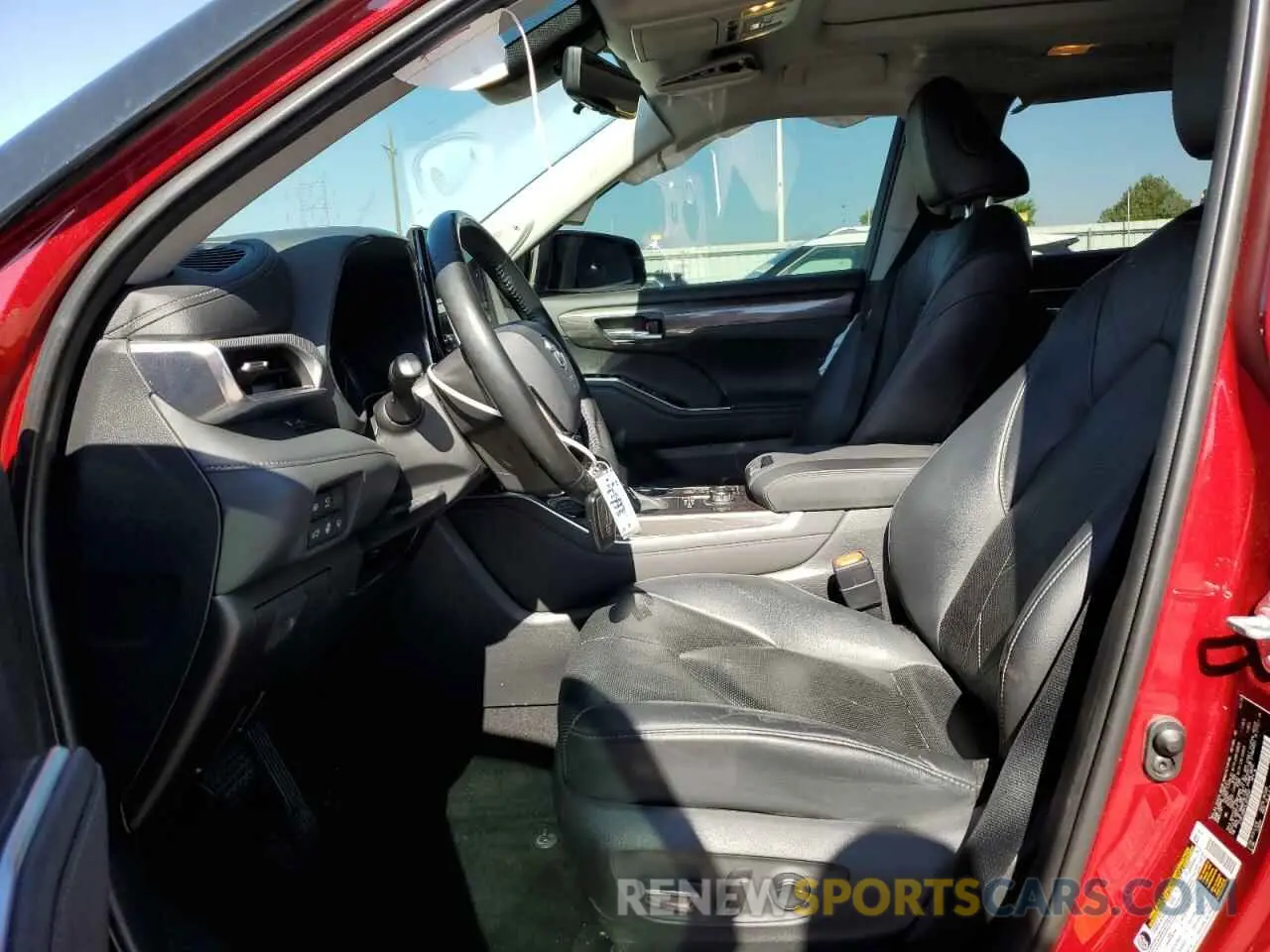 7 Photograph of a damaged car 5TDFZRBH1LS020587 TOYOTA HIGHLANDER 2020