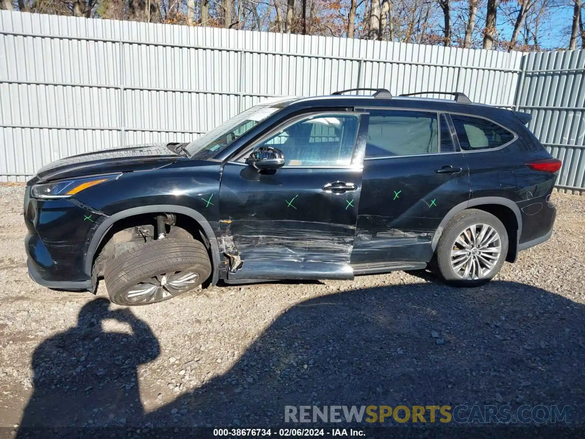 14 Photograph of a damaged car 5TDFZRBH1LS021657 TOYOTA HIGHLANDER 2020