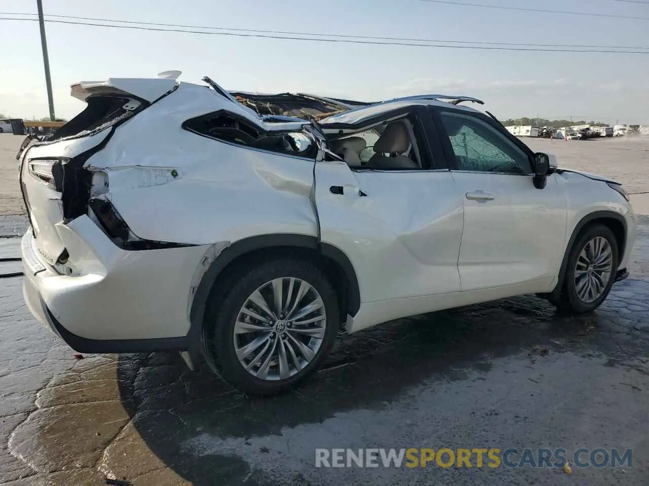 3 Photograph of a damaged car 5TDFZRBH2LS027824 TOYOTA HIGHLANDER 2020
