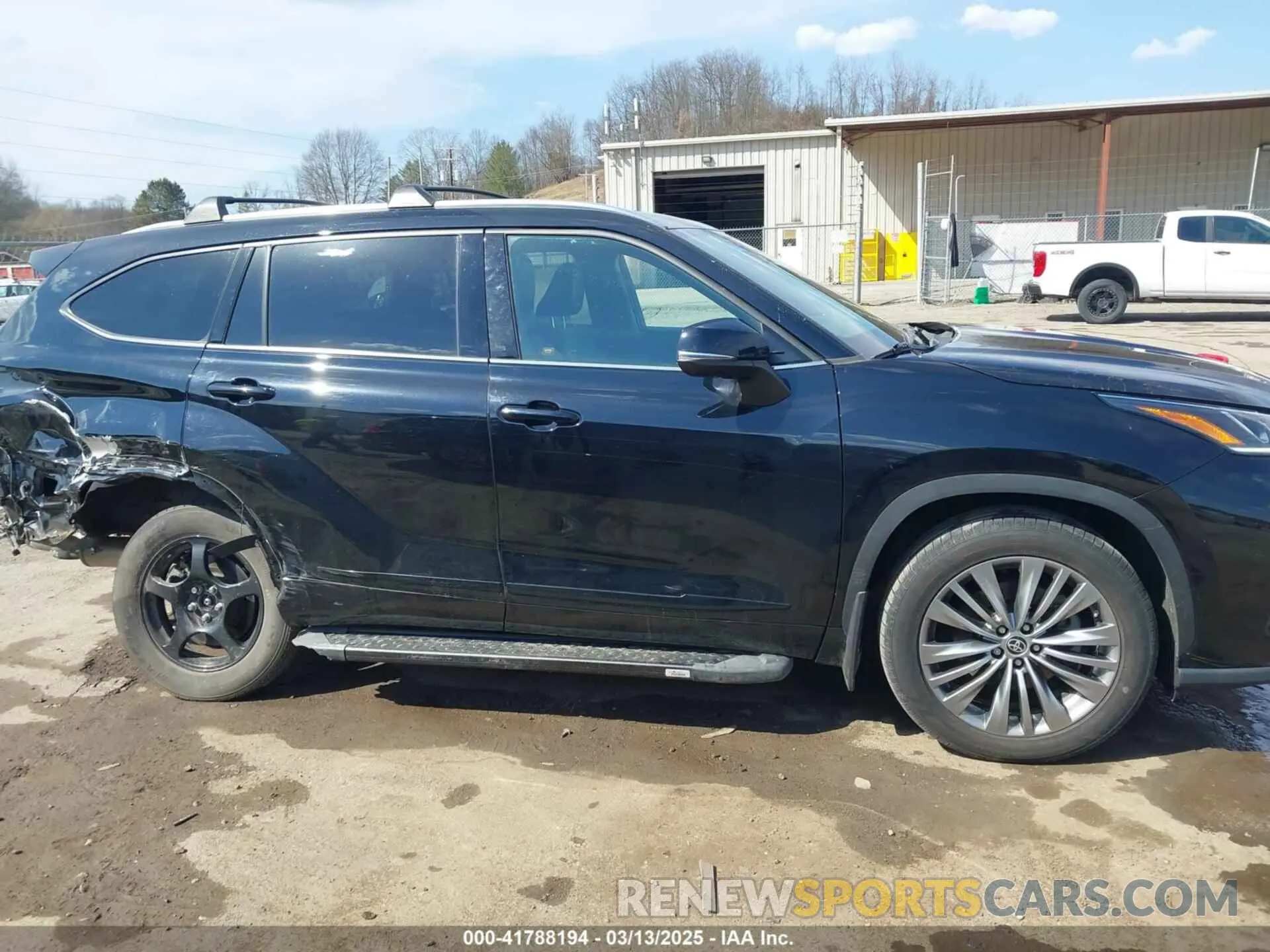 14 Photograph of a damaged car 5TDFZRBH2LS034921 TOYOTA HIGHLANDER 2020