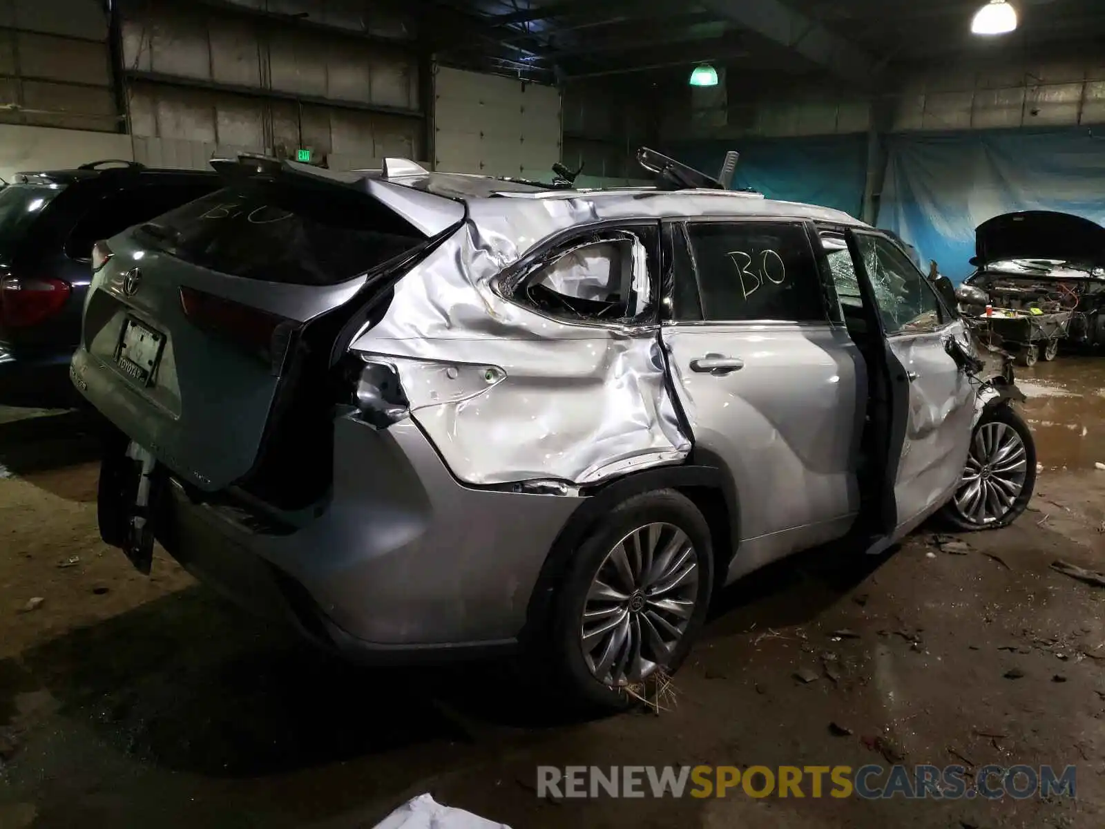 4 Photograph of a damaged car 5TDFZRBH4LS036184 TOYOTA HIGHLANDER 2020