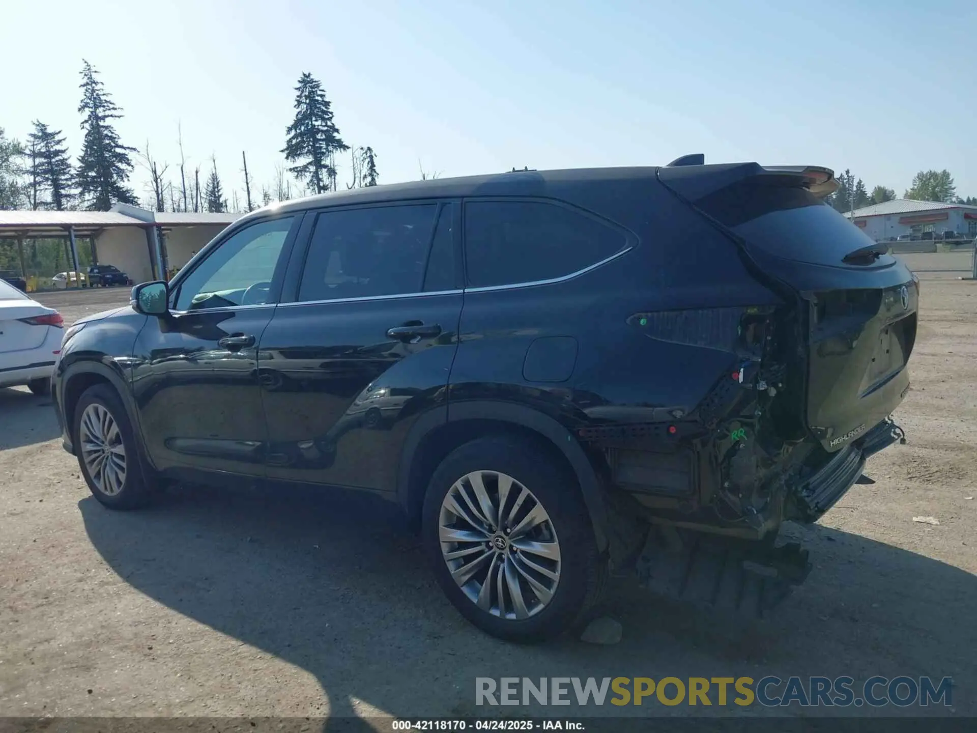 15 Photograph of a damaged car 5TDFZRBH4LS047654 TOYOTA HIGHLANDER 2020