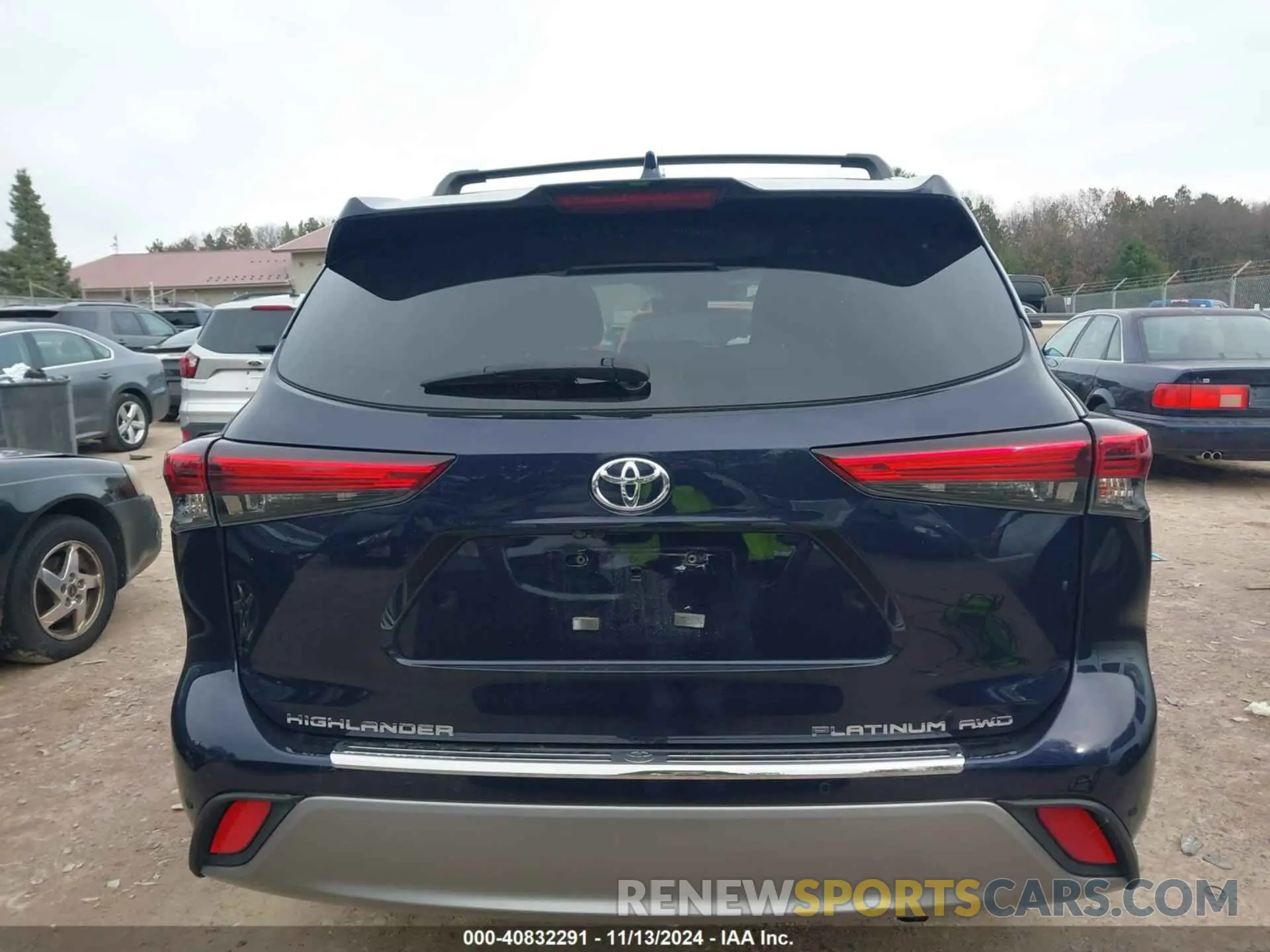17 Photograph of a damaged car 5TDFZRBH6LS004028 TOYOTA HIGHLANDER 2020