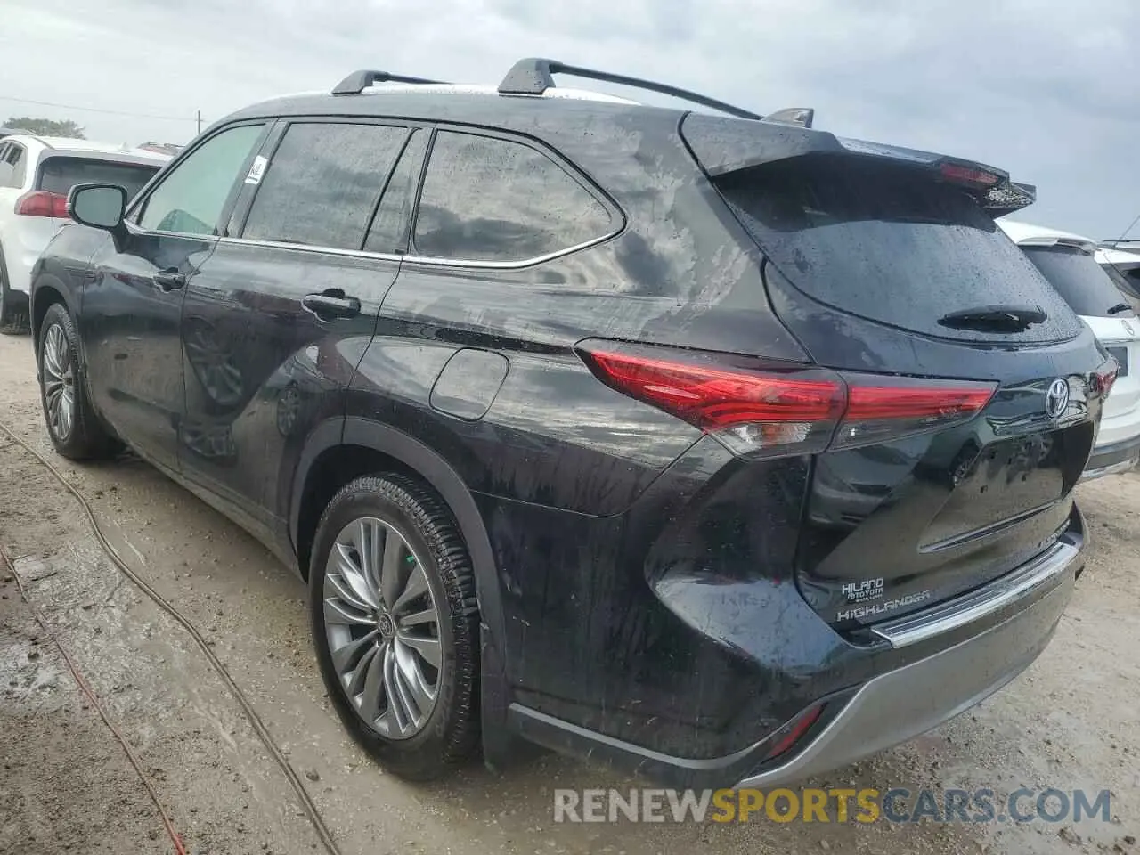 2 Photograph of a damaged car 5TDFZRBH7LS013532 TOYOTA HIGHLANDER 2020
