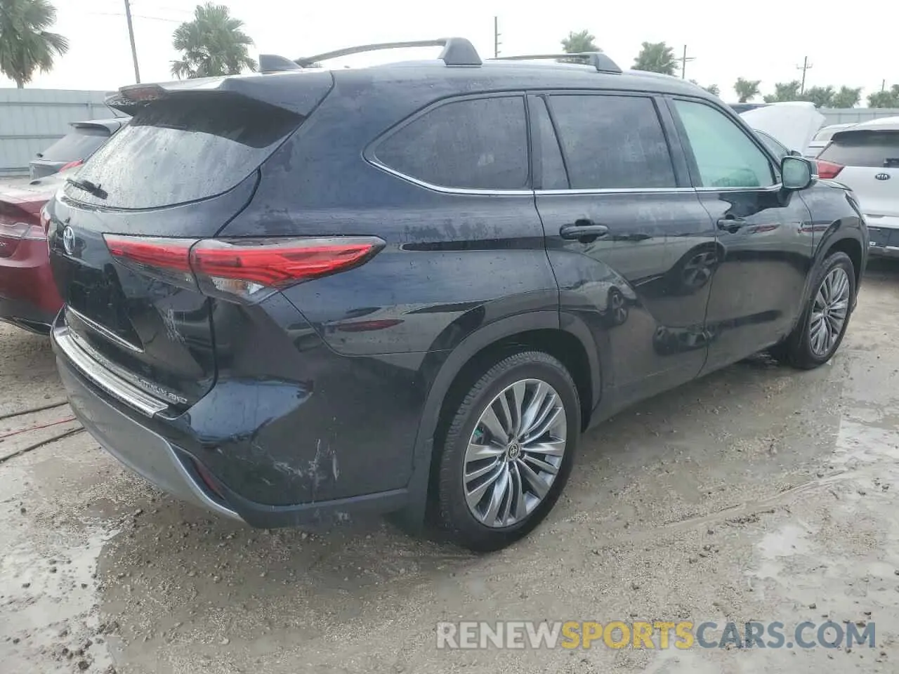 3 Photograph of a damaged car 5TDFZRBH7LS013532 TOYOTA HIGHLANDER 2020