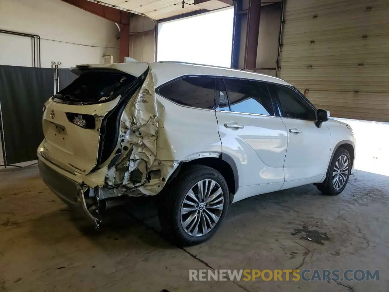 3 Photograph of a damaged car 5TDFZRBHXLS032592 TOYOTA HIGHLANDER 2020