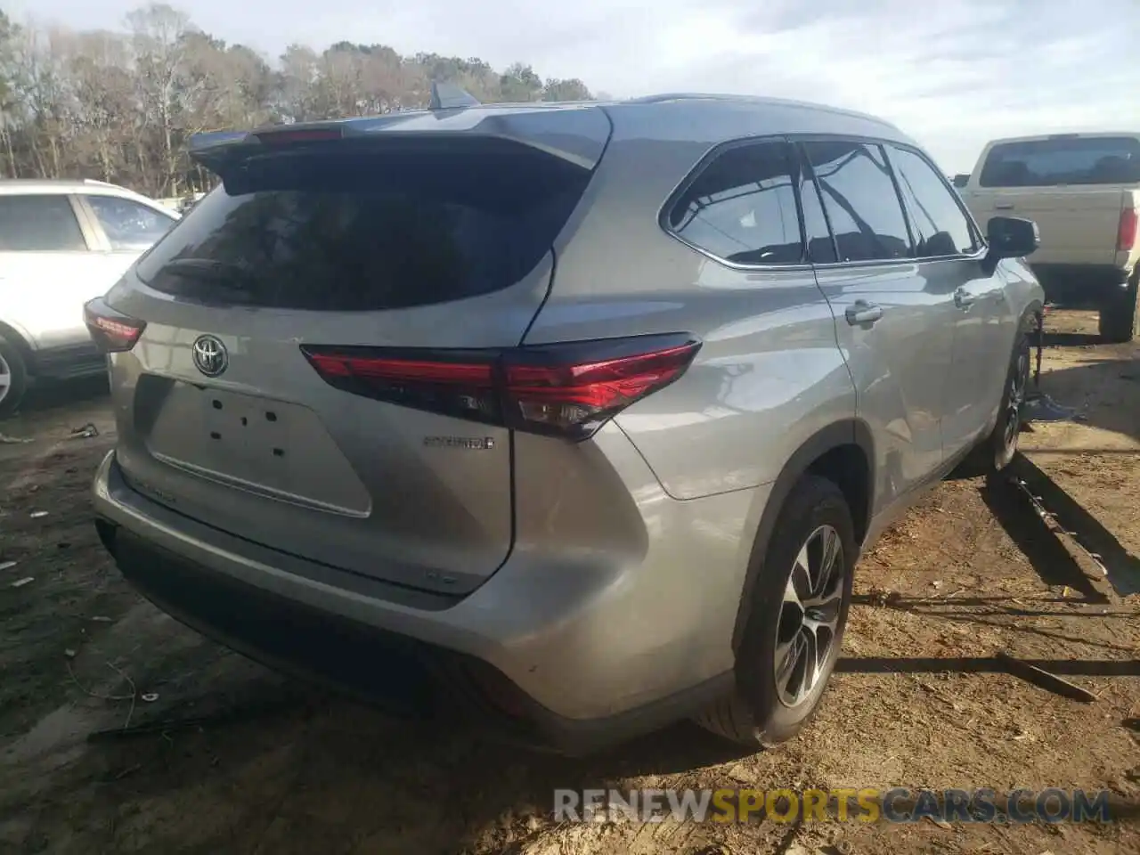 4 Photograph of a damaged car 5TDGARAH2LS501784 TOYOTA HIGHLANDER 2020