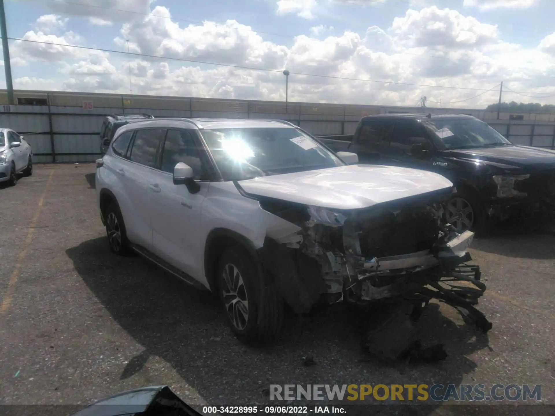 1 Photograph of a damaged car 5TDGARAH6LS501366 TOYOTA HIGHLANDER 2020