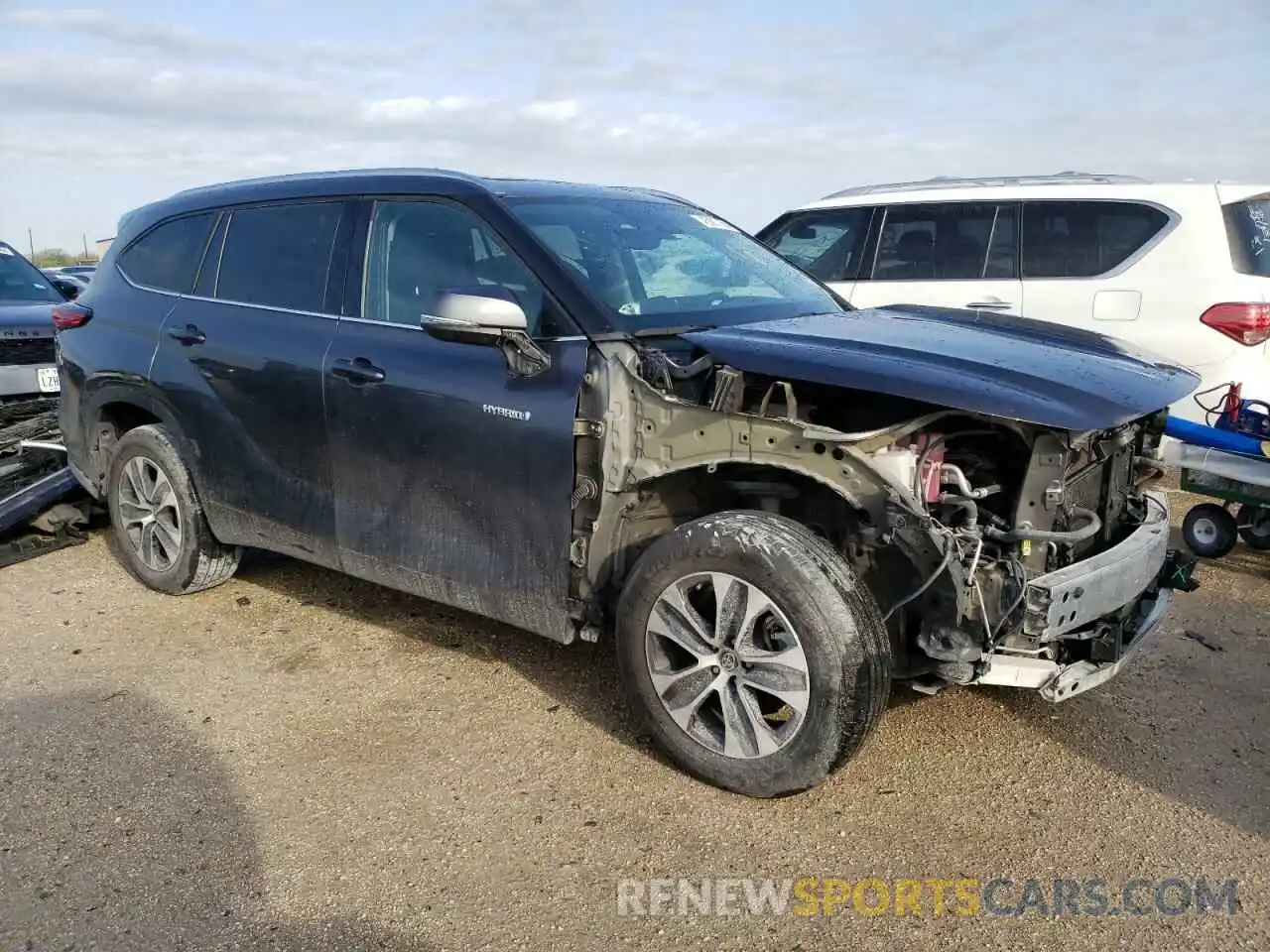 4 Photograph of a damaged car 5TDGARAH6LS502338 TOYOTA HIGHLANDER 2020