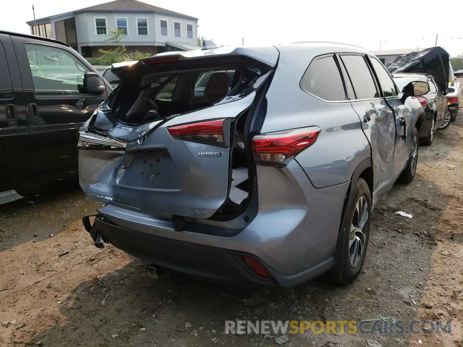 4 Photograph of a damaged car 5TDGBRCH0LS004355 TOYOTA HIGHLANDER 2020