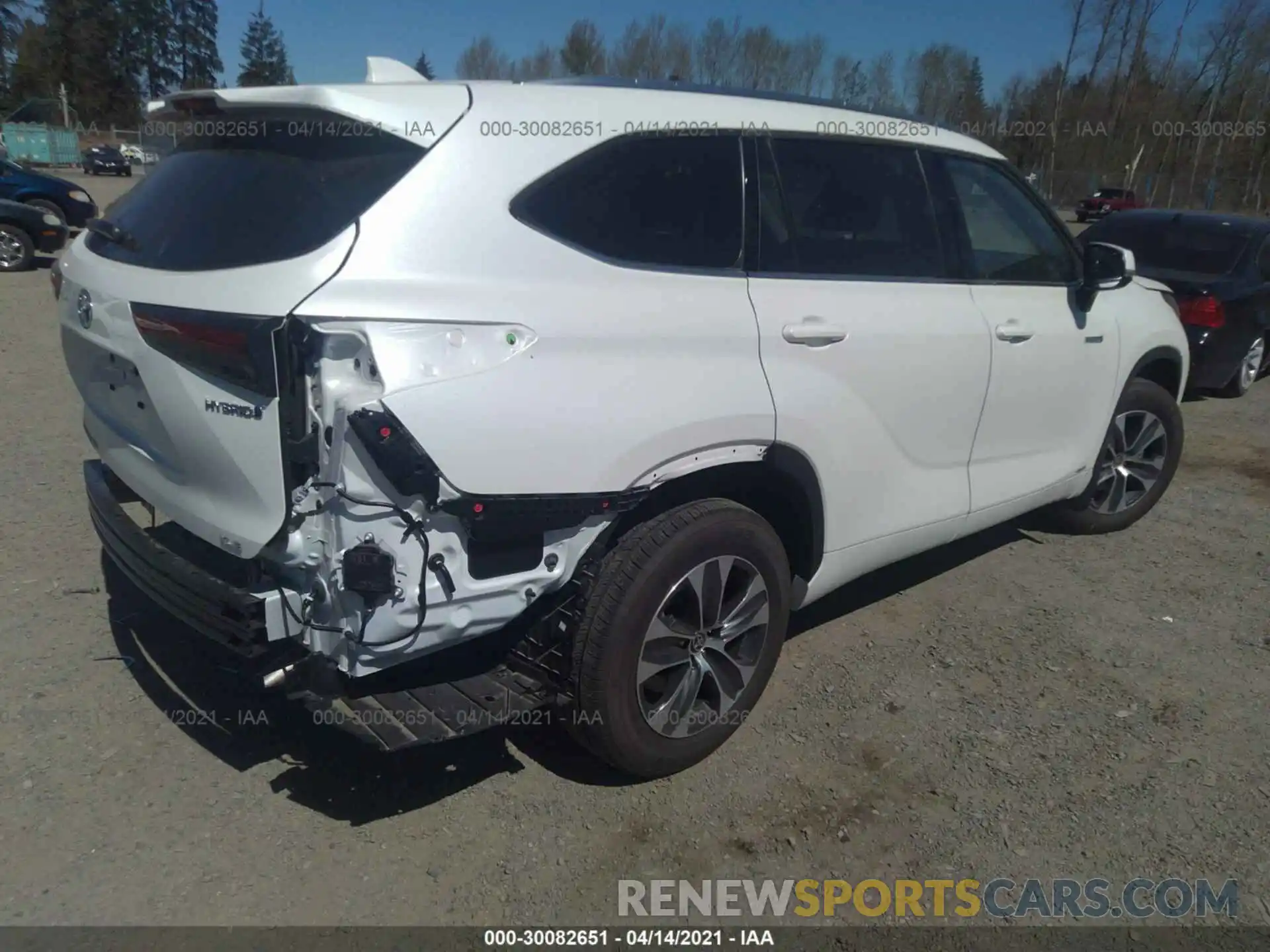 4 Photograph of a damaged car 5TDGBRCH0LS505861 TOYOTA HIGHLANDER 2020