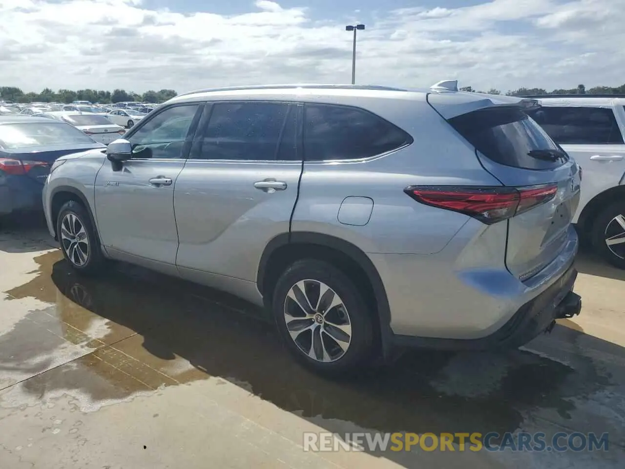 2 Photograph of a damaged car 5TDGBRCH0LS513426 TOYOTA HIGHLANDER 2020