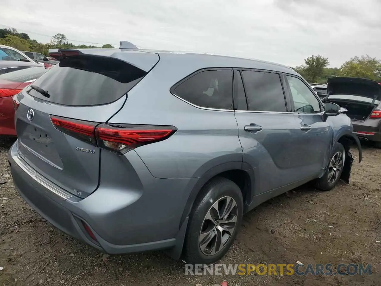 3 Photograph of a damaged car 5TDGBRCH1LS008253 TOYOTA HIGHLANDER 2020