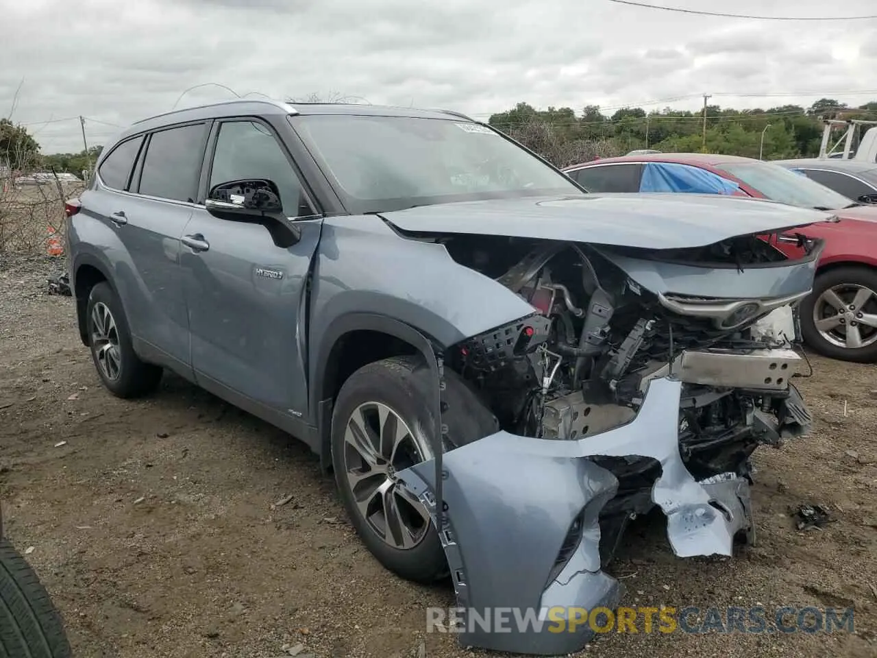 4 Photograph of a damaged car 5TDGBRCH1LS008253 TOYOTA HIGHLANDER 2020