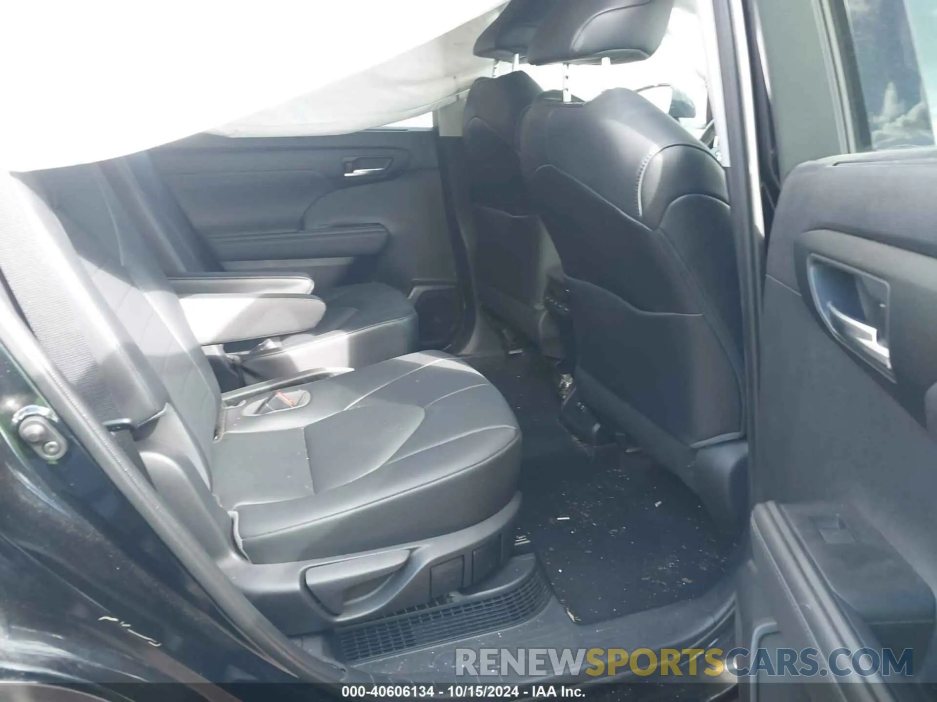 8 Photograph of a damaged car 5TDGBRCH2LS507076 TOYOTA HIGHLANDER 2020
