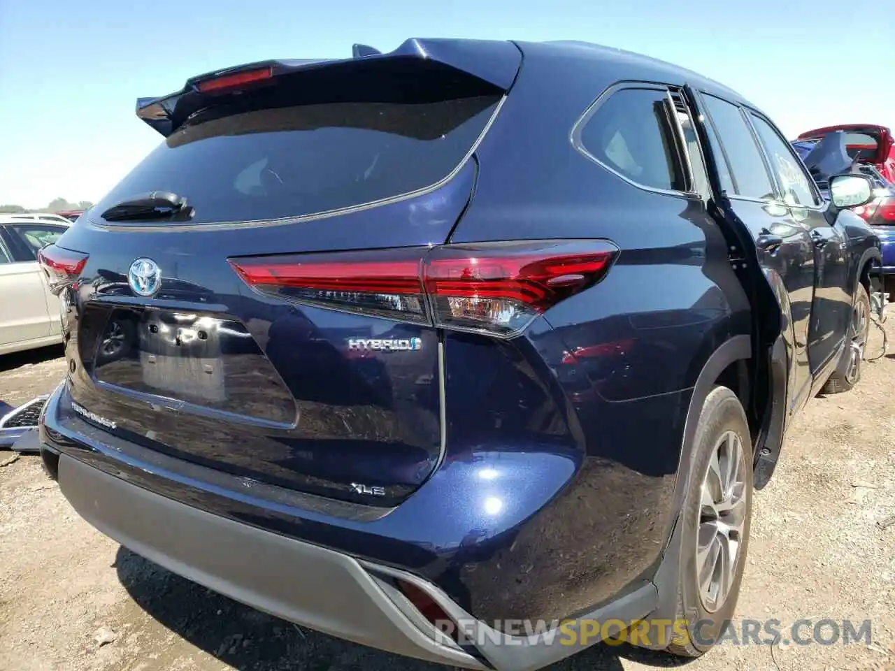 4 Photograph of a damaged car 5TDGBRCH2LS510236 TOYOTA HIGHLANDER 2020