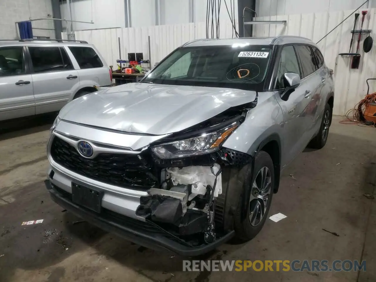 2 Photograph of a damaged car 5TDGBRCH8LS504067 TOYOTA HIGHLANDER 2020