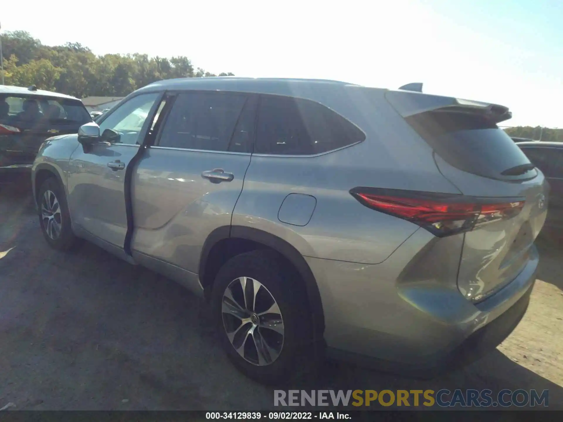 3 Photograph of a damaged car 5TDGBRCH8LS507566 TOYOTA HIGHLANDER 2020