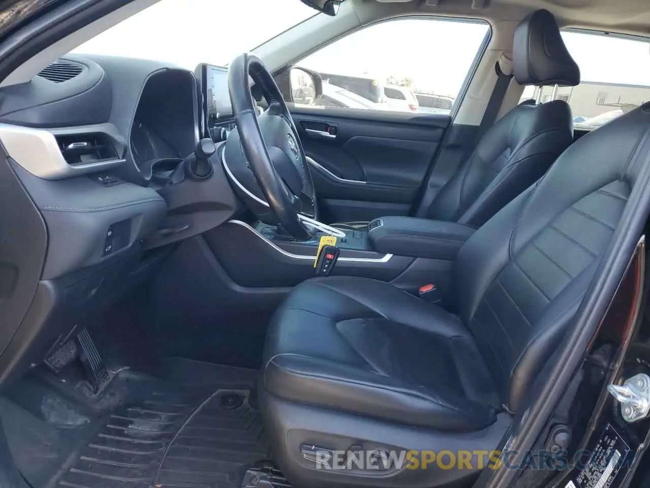 7 Photograph of a damaged car 5TDGBRCH9LS510993 TOYOTA HIGHLANDER 2020