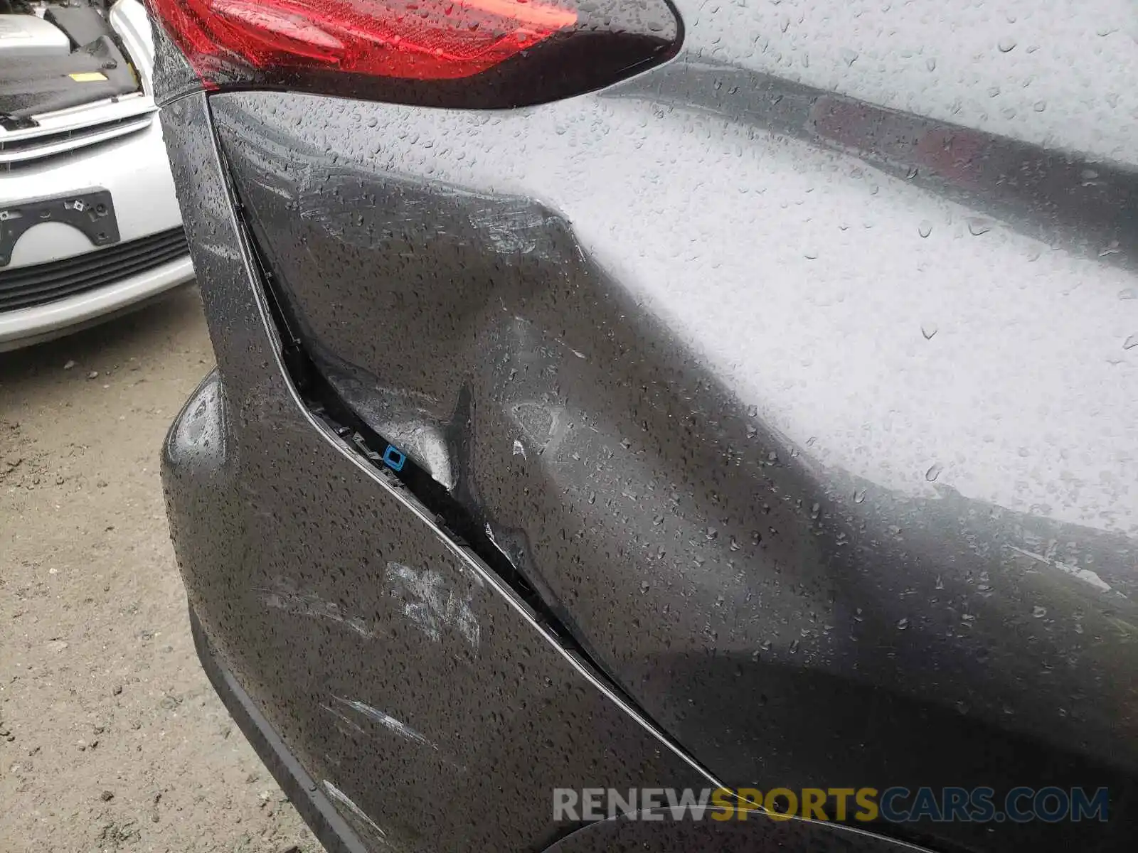 9 Photograph of a damaged car 5TDGZRAH0LS005858 TOYOTA HIGHLANDER 2020