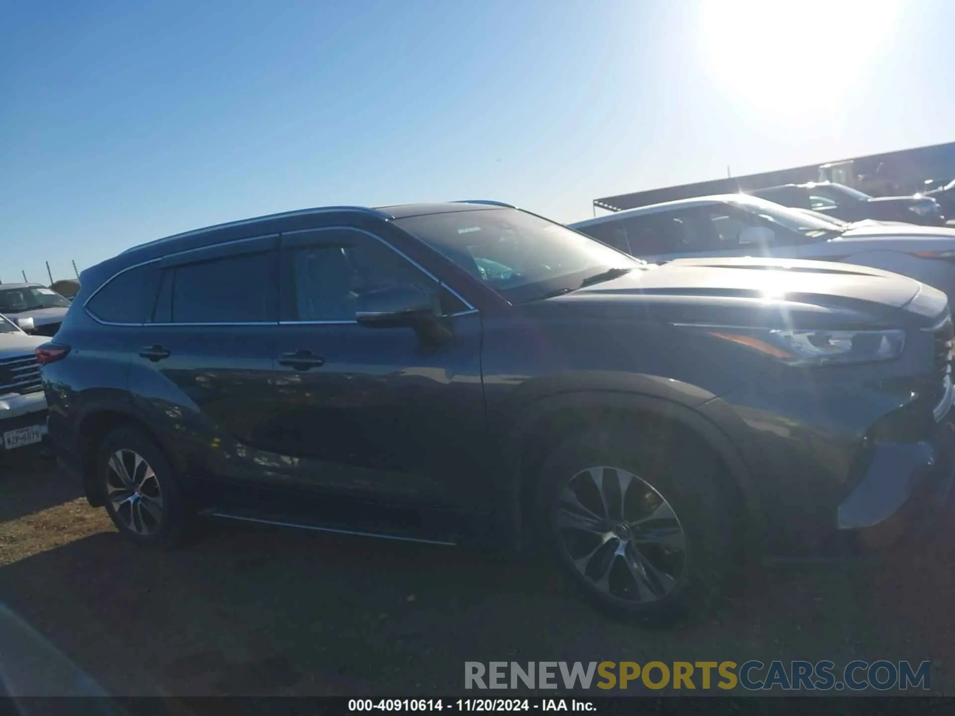 12 Photograph of a damaged car 5TDGZRAH0LS015404 TOYOTA HIGHLANDER 2020
