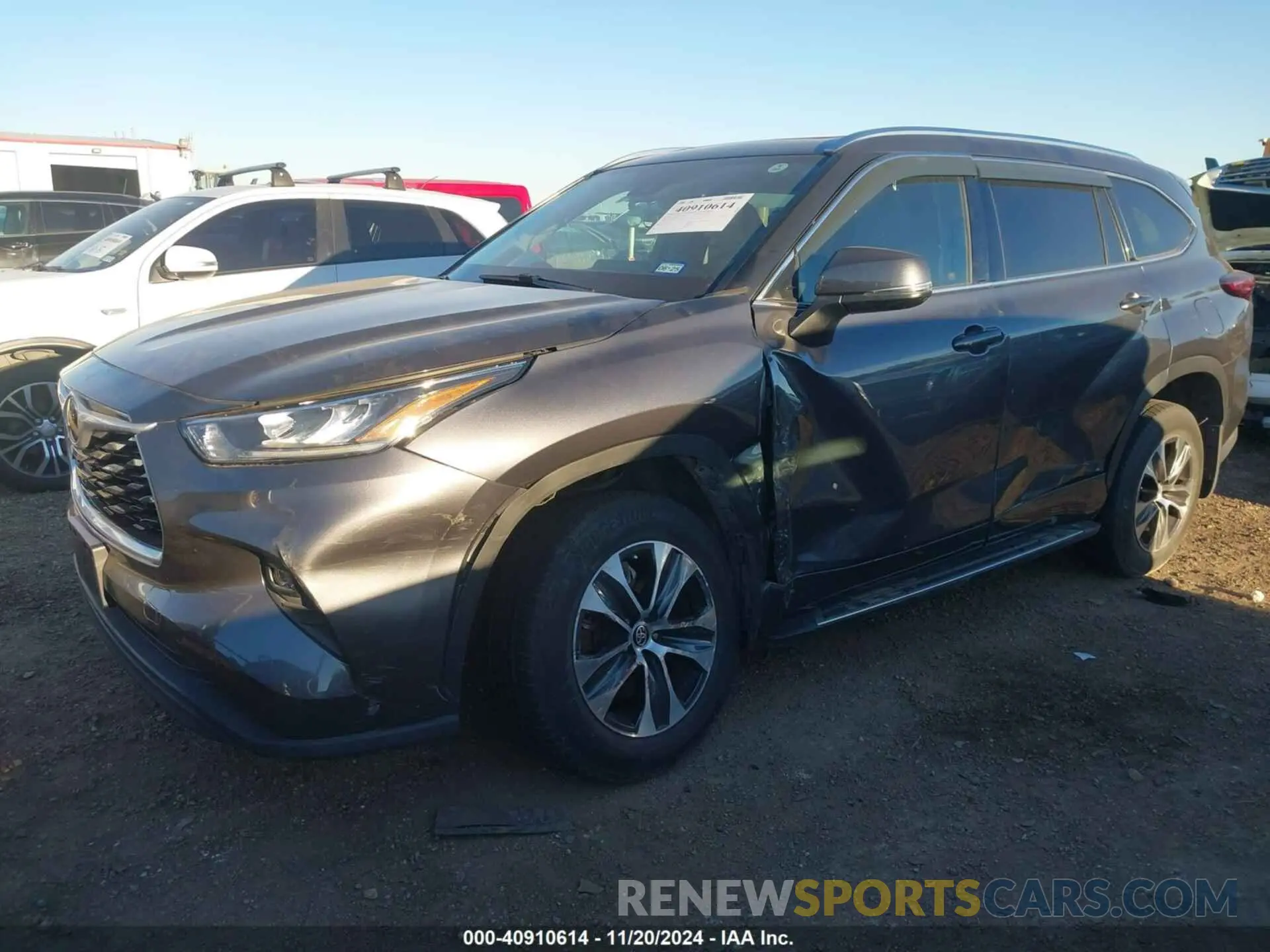 2 Photograph of a damaged car 5TDGZRAH0LS015404 TOYOTA HIGHLANDER 2020
