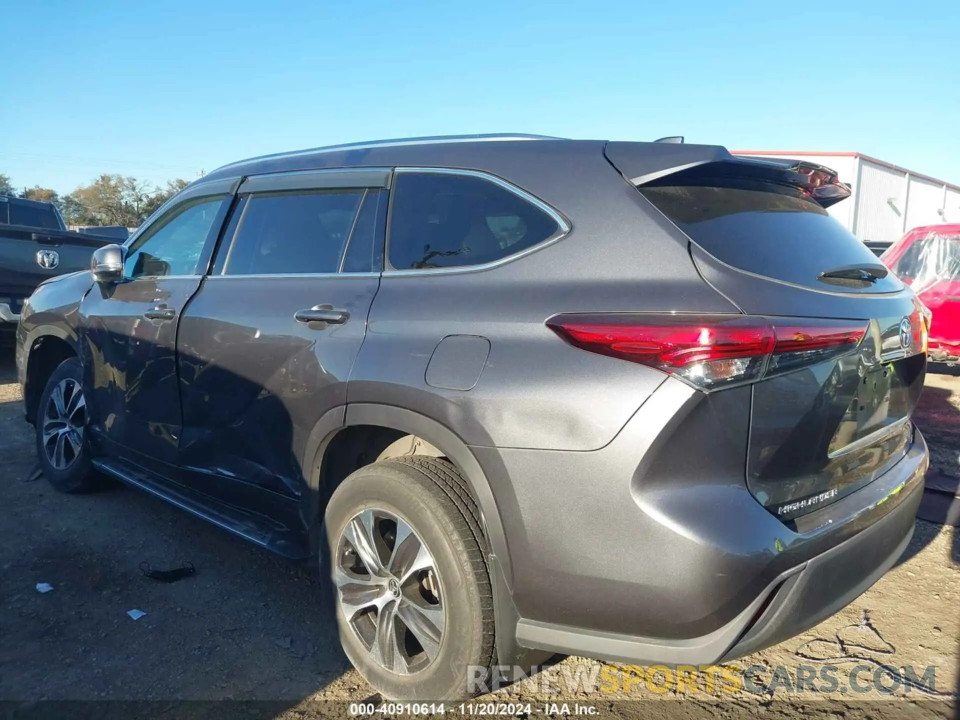 3 Photograph of a damaged car 5TDGZRAH0LS015404 TOYOTA HIGHLANDER 2020
