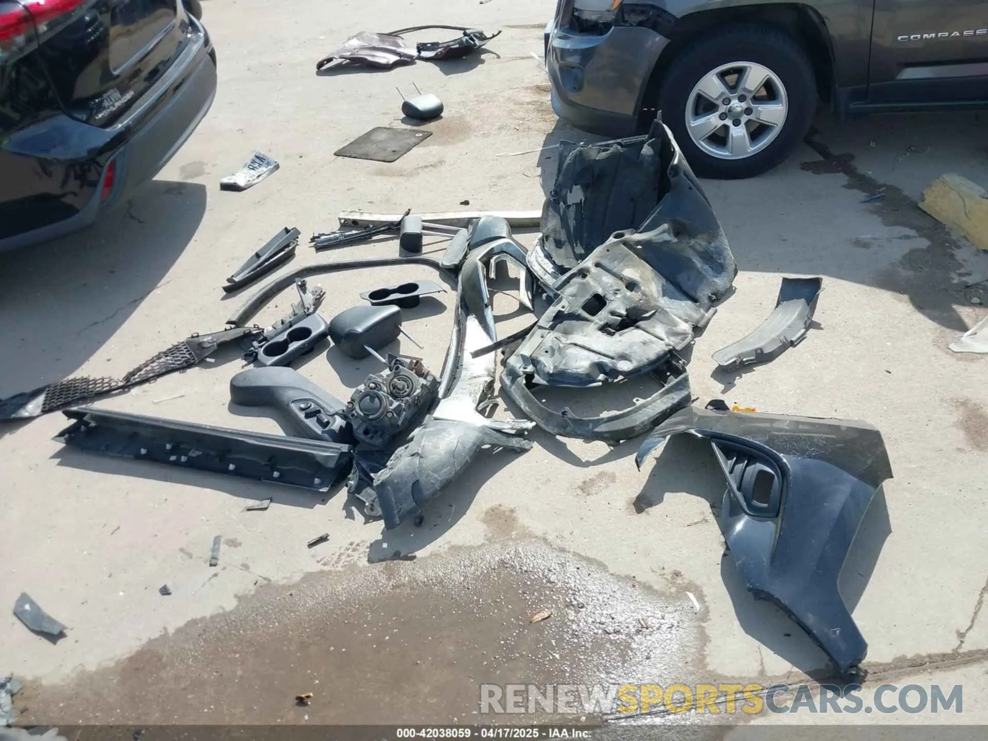 12 Photograph of a damaged car 5TDGZRAH0LS018366 TOYOTA HIGHLANDER 2020