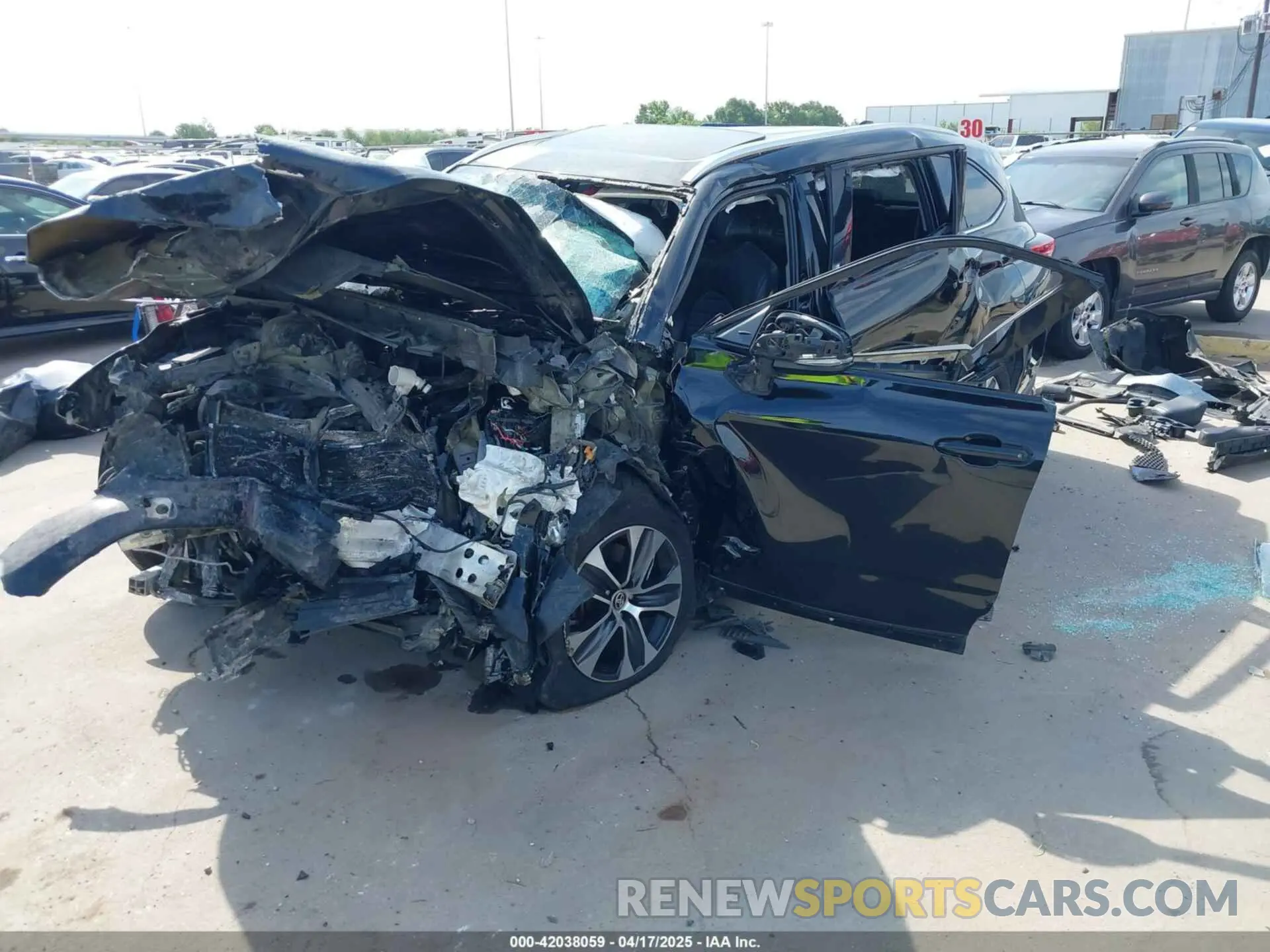 2 Photograph of a damaged car 5TDGZRAH0LS018366 TOYOTA HIGHLANDER 2020