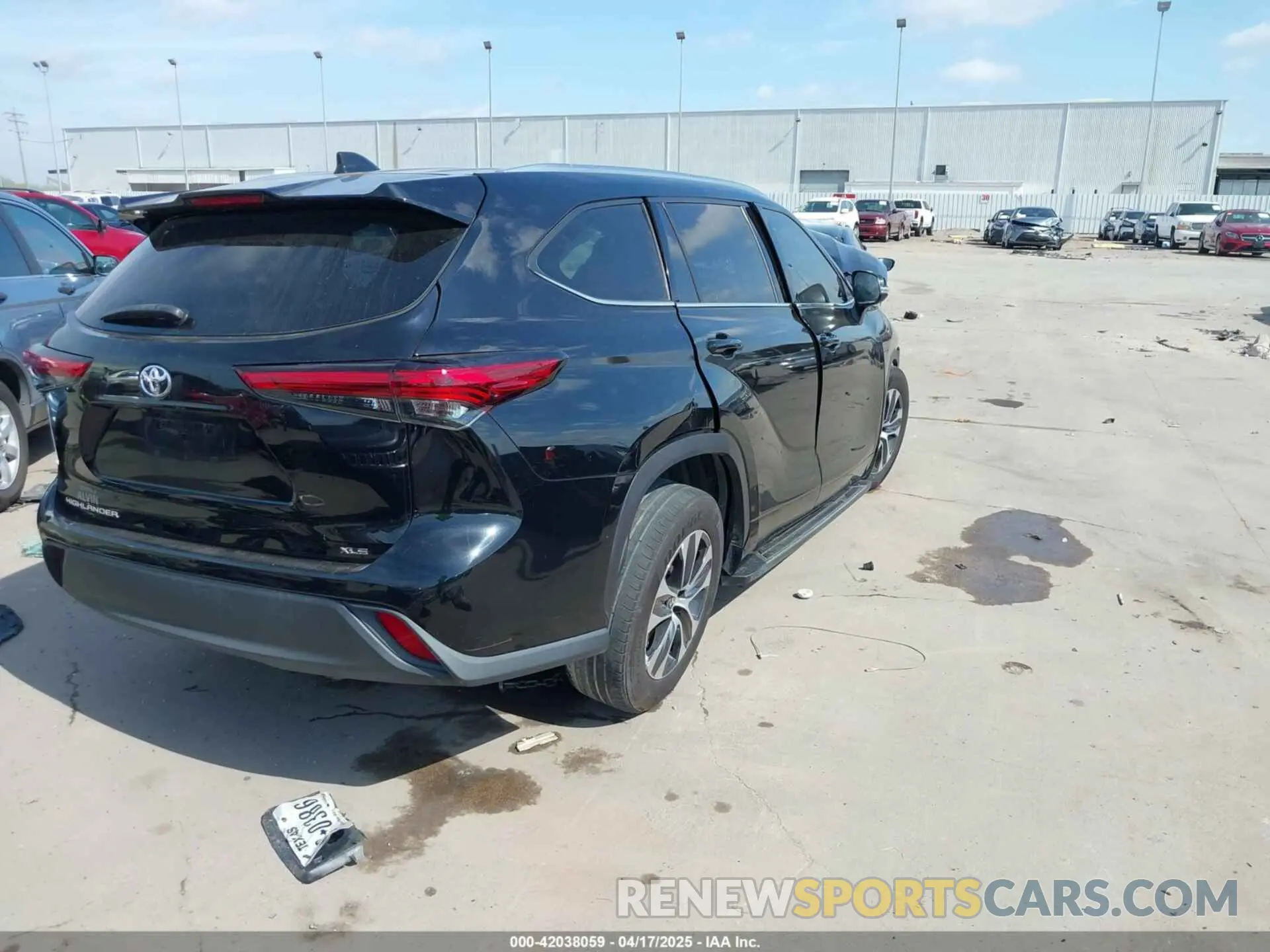 4 Photograph of a damaged car 5TDGZRAH0LS018366 TOYOTA HIGHLANDER 2020