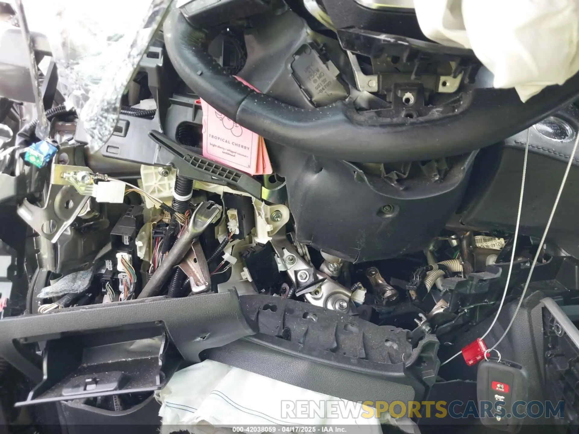 7 Photograph of a damaged car 5TDGZRAH0LS018366 TOYOTA HIGHLANDER 2020