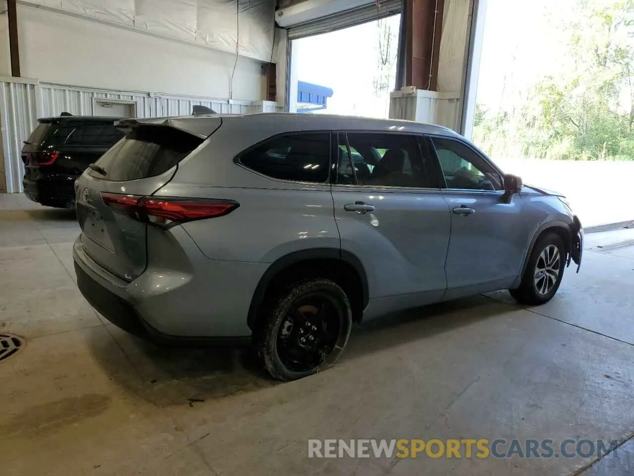 3 Photograph of a damaged car 5TDGZRAH0LS027570 TOYOTA HIGHLANDER 2020