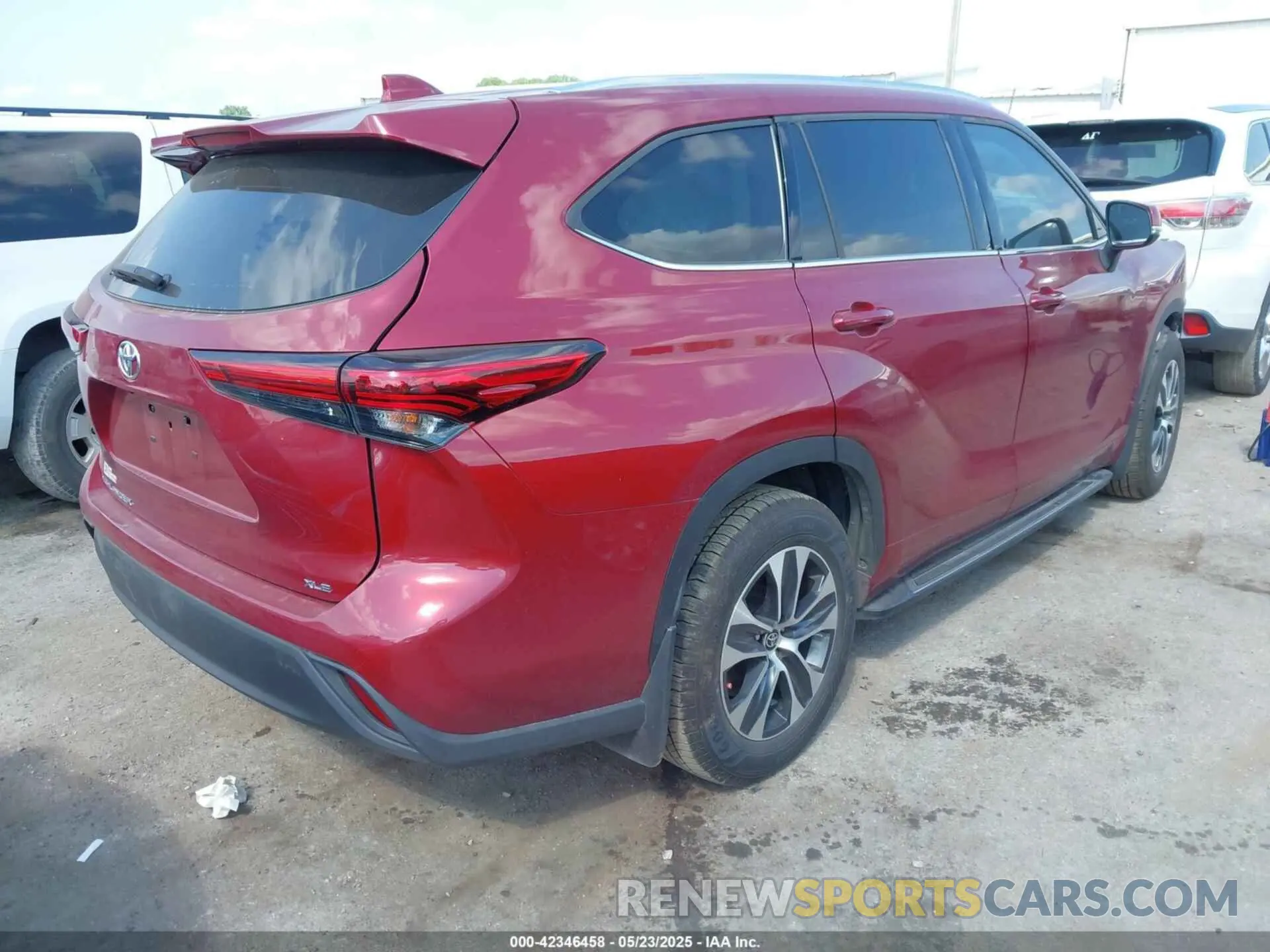 4 Photograph of a damaged car 5TDGZRAH0LS510993 TOYOTA HIGHLANDER 2020