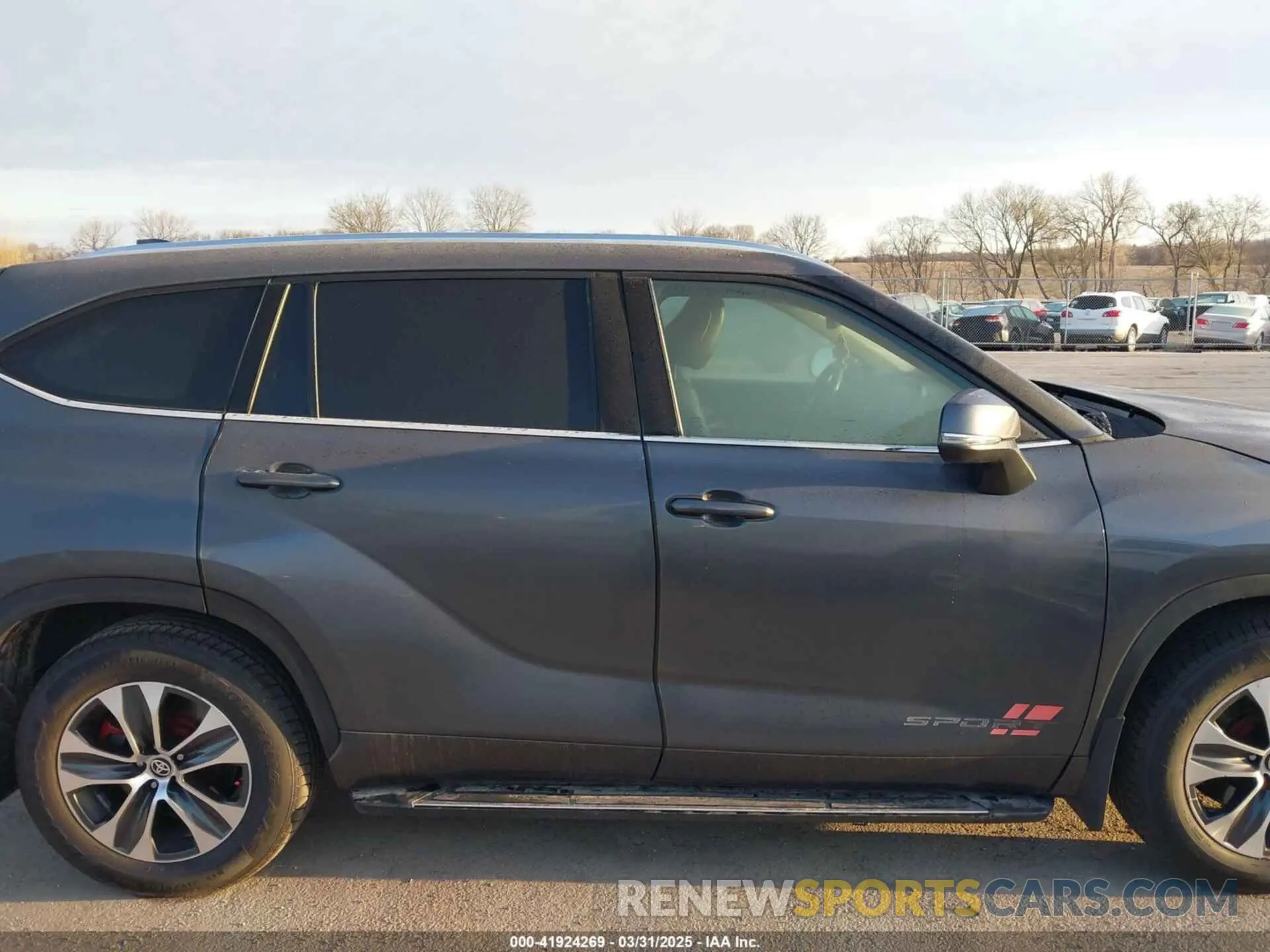 13 Photograph of a damaged car 5TDGZRAH1LS005822 TOYOTA HIGHLANDER 2020