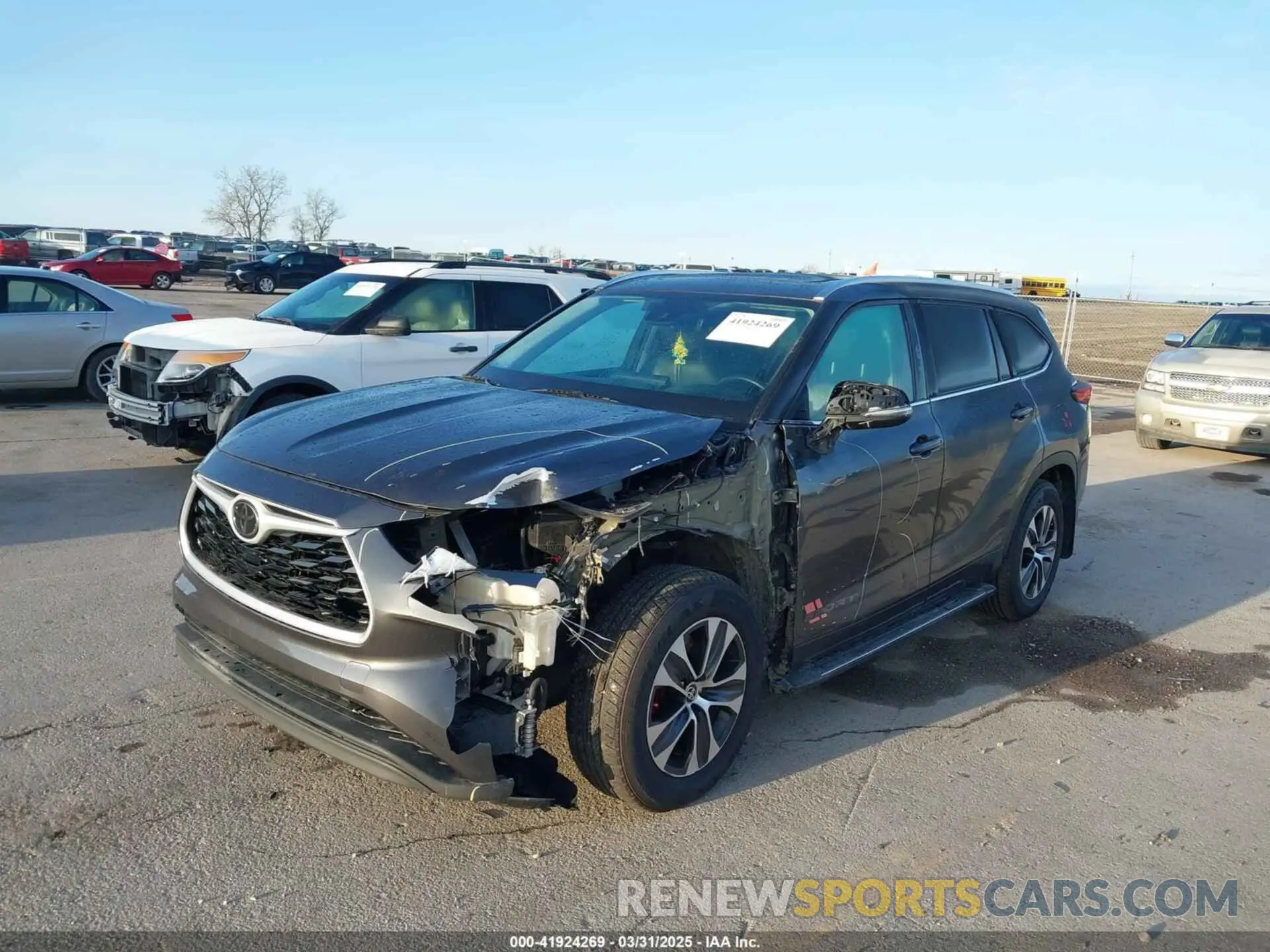 17 Photograph of a damaged car 5TDGZRAH1LS005822 TOYOTA HIGHLANDER 2020