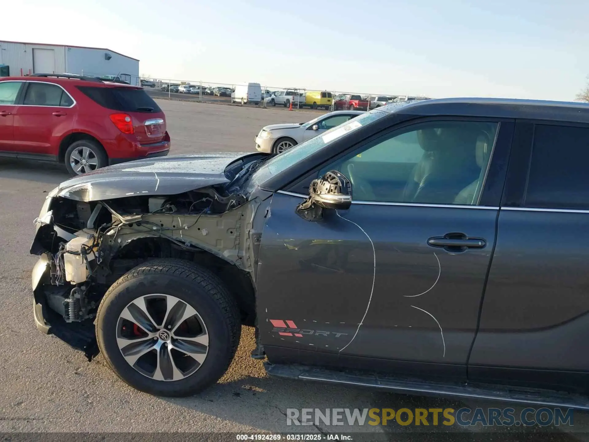 19 Photograph of a damaged car 5TDGZRAH1LS005822 TOYOTA HIGHLANDER 2020