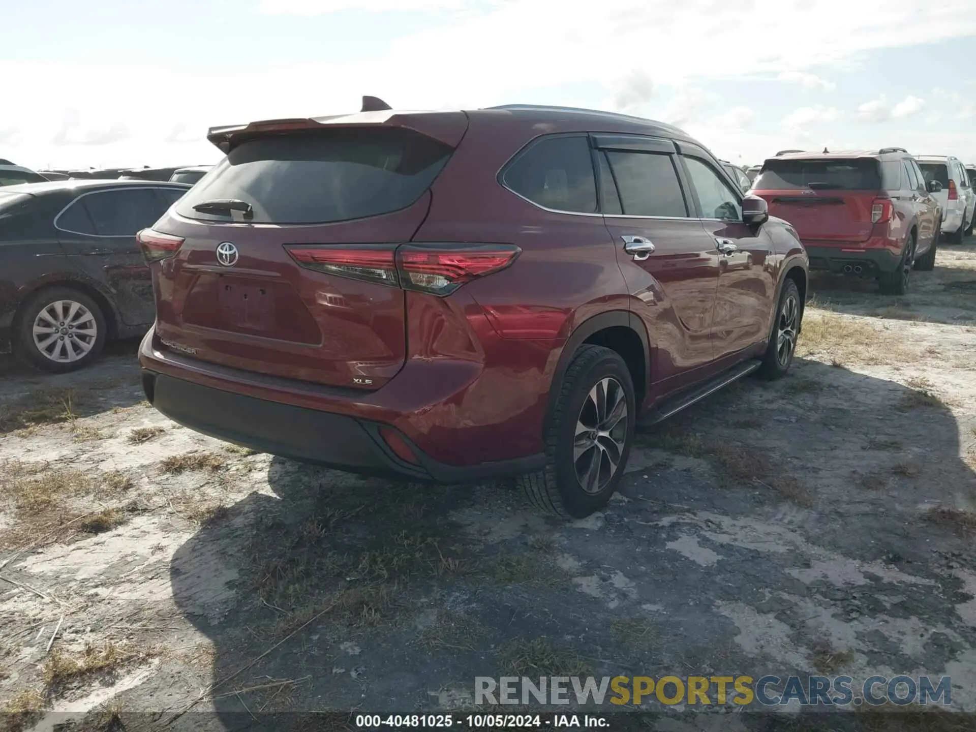 4 Photograph of a damaged car 5TDGZRAH1LS006159 TOYOTA HIGHLANDER 2020